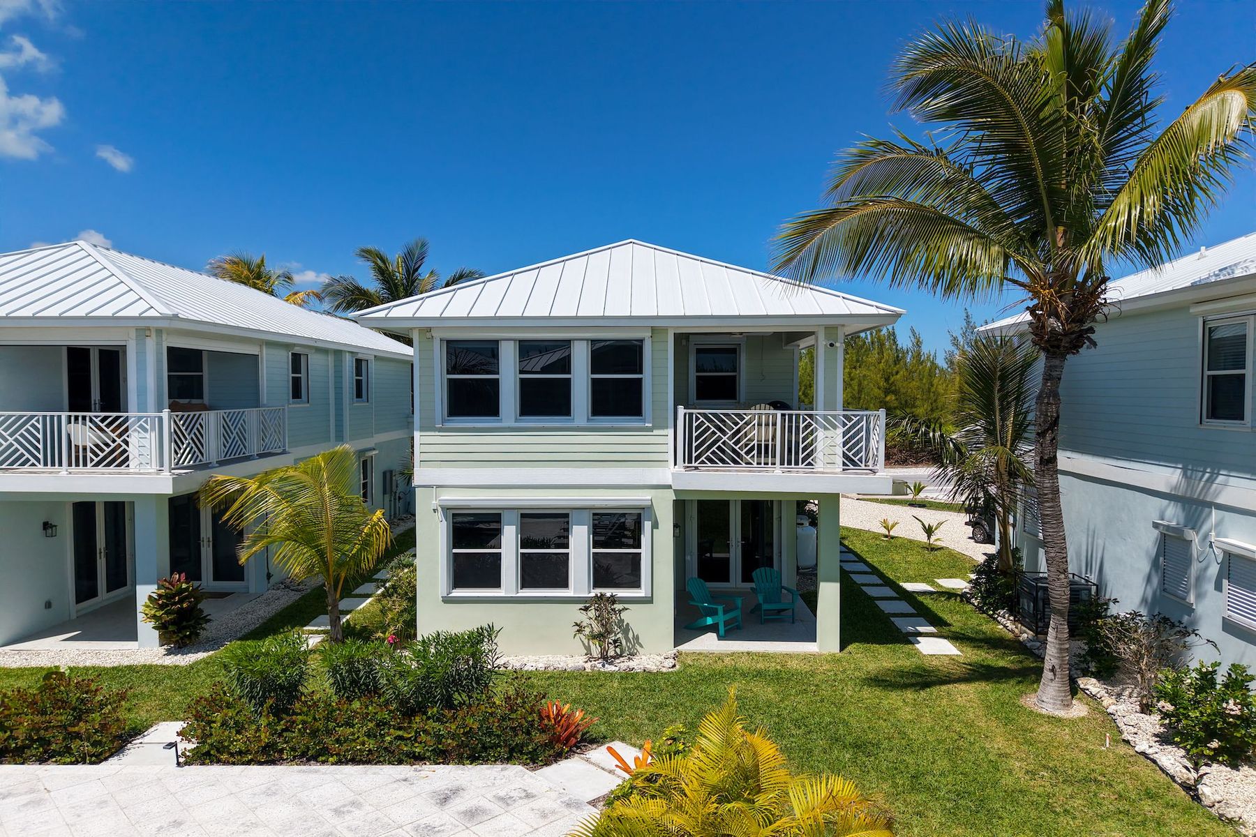  Modern Waterfront Home with Private Dock - 物件實景