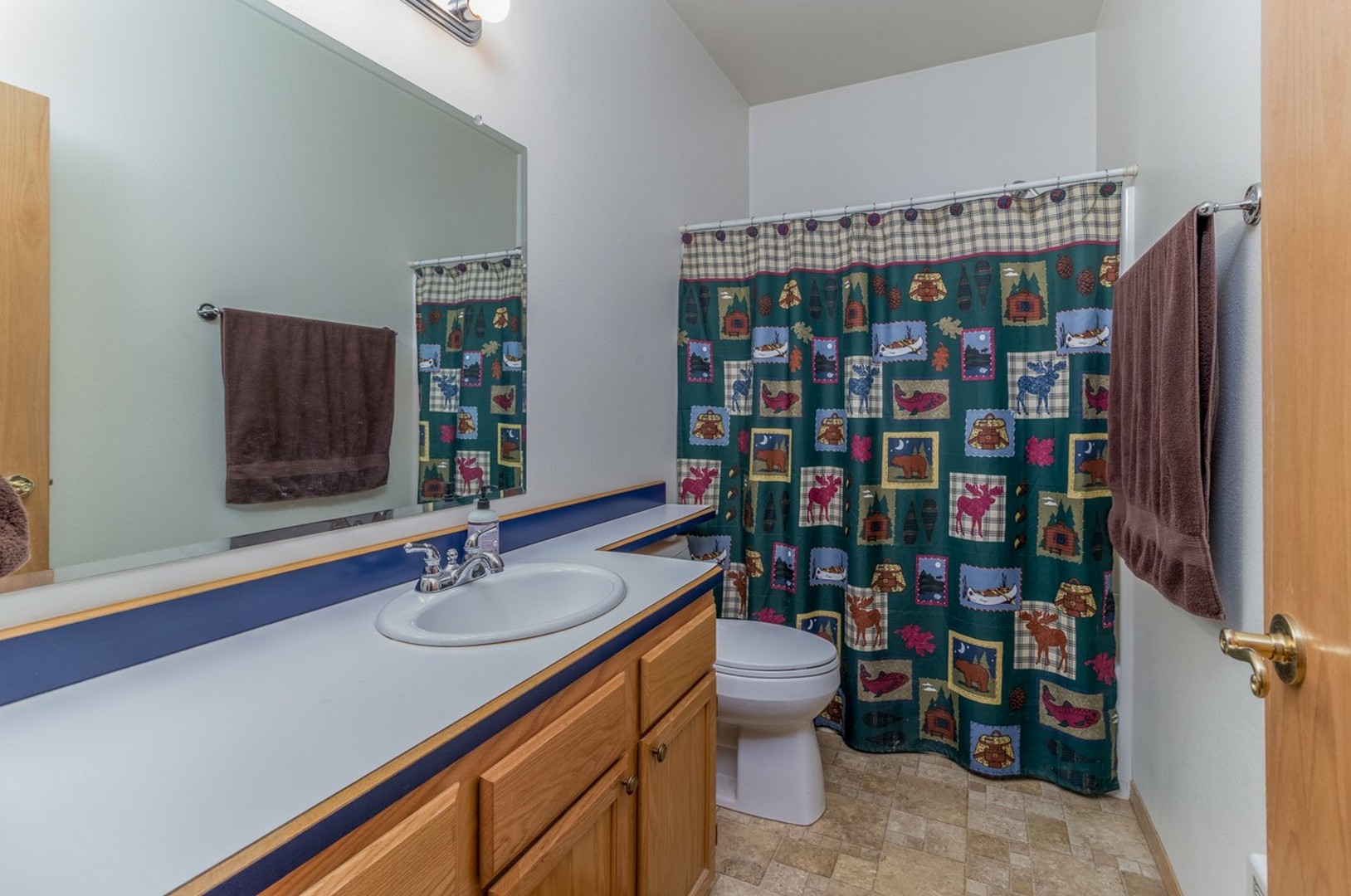 Moyie Springs, Idaho, 83845, United States, 4 Bedrooms Bedrooms, ,3 BathroomsBathrooms,Residential,For Sale,2033523