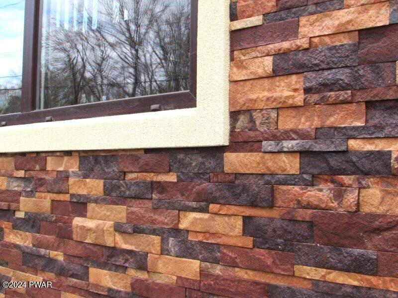 Lords Valley, Pennsylvania, 18428, United States, 5 Bedrooms Bedrooms, ,3 BathroomsBathrooms,Residential,For Sale,1983244