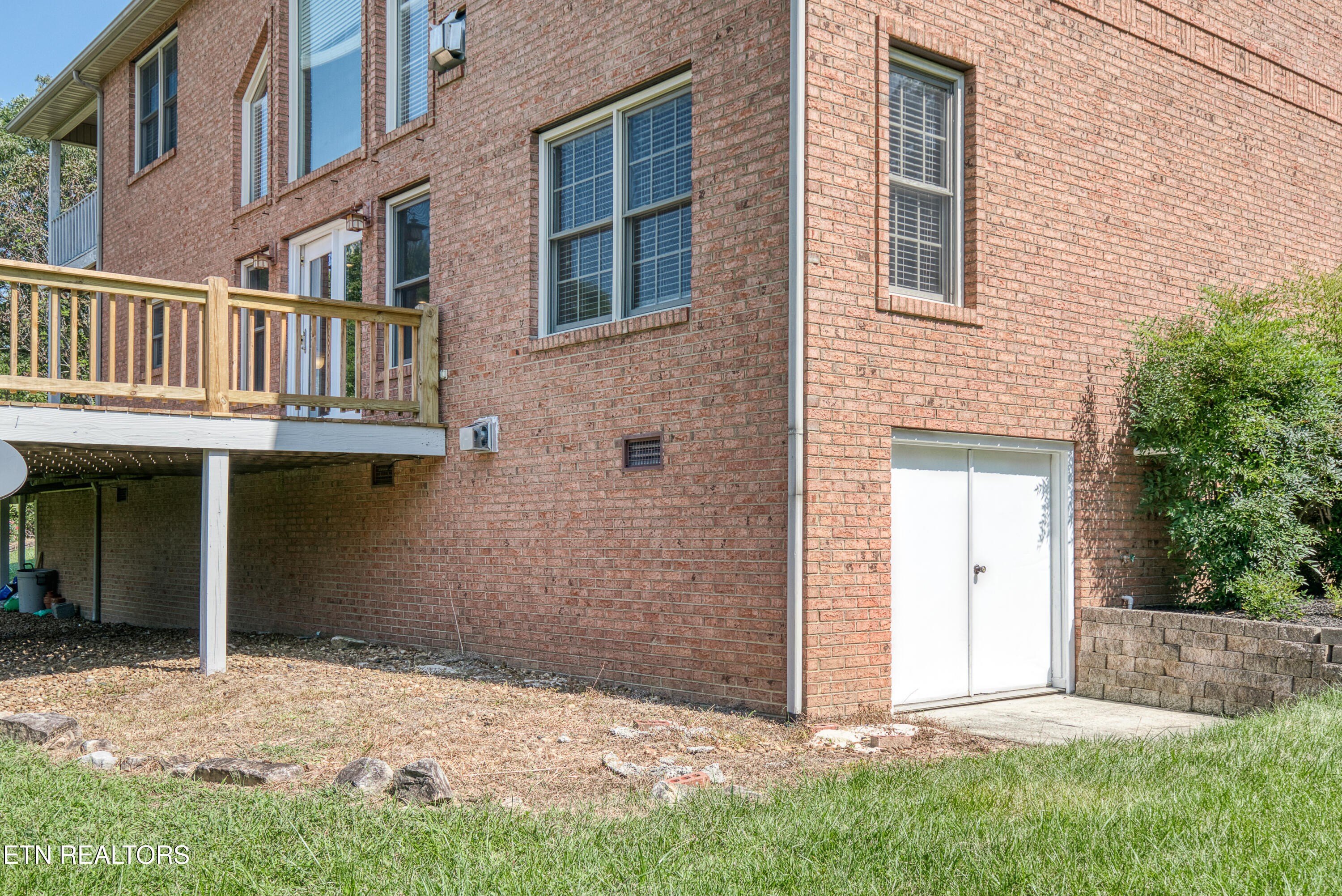 Crossville, Tennessee, 38555, United States, 5 Bedrooms Bedrooms, ,4 BathroomsBathrooms,Residential,For Sale,1990495