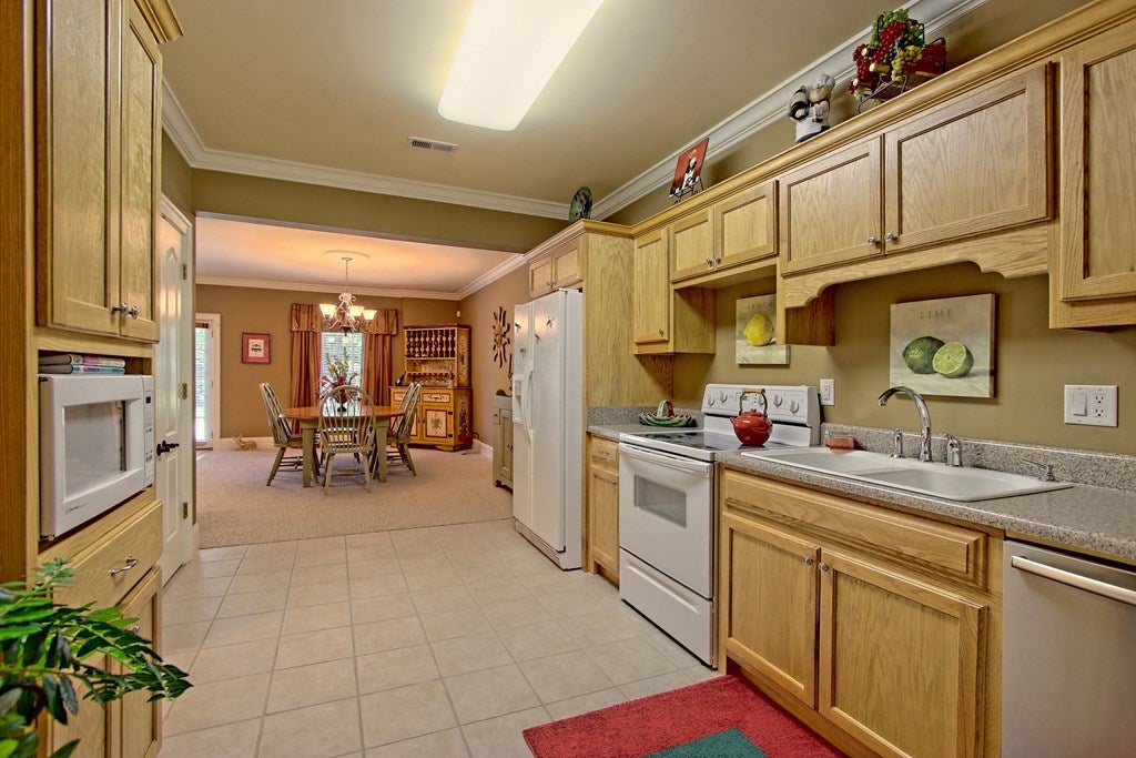 Hayesville, North Carolina, 28904, United States, 5 Bedrooms Bedrooms, ,5 BathroomsBathrooms,Residential,For Sale,1913677
