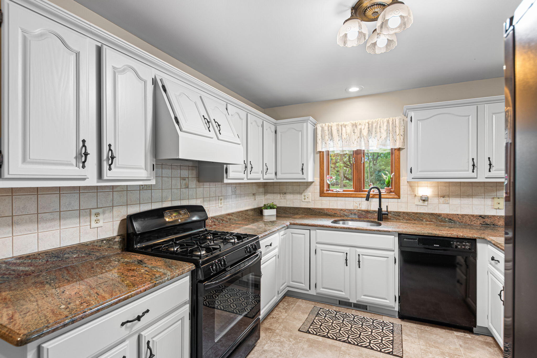 Valparaiso, Indiana, 46385, United States, 4 Bedrooms Bedrooms, ,1 BathroomBathrooms,Residential,For Sale,1956589