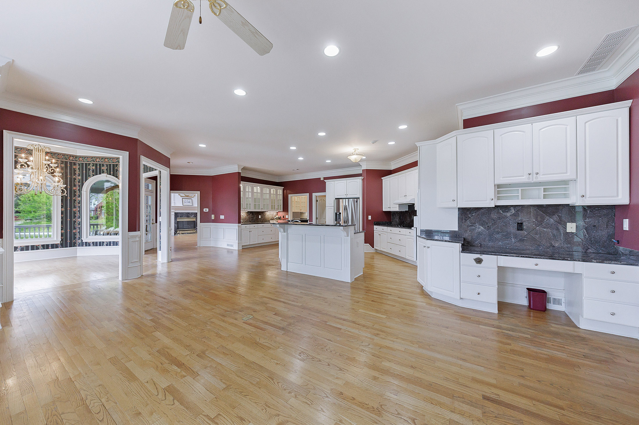  A Rare Opportunity to Own a Developer-Designed Lakefront Estate - 物件實景