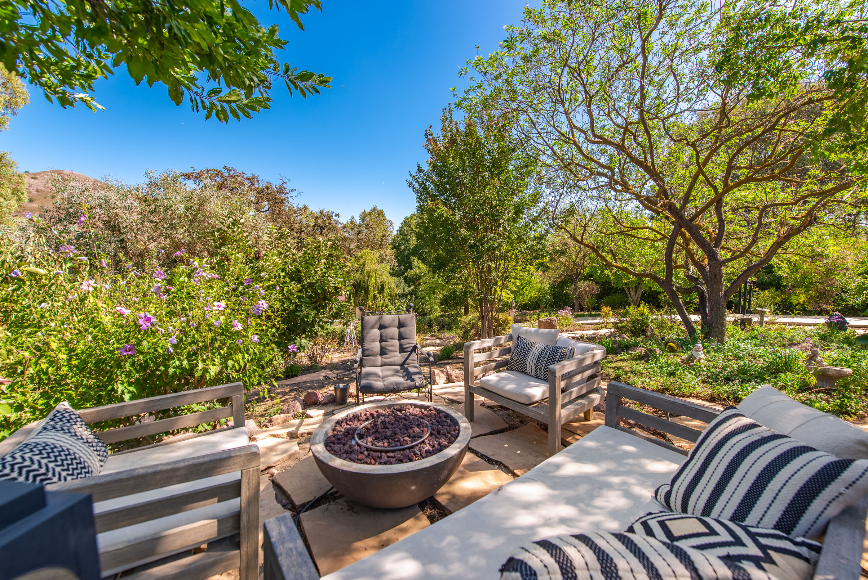  5512 Colodny Drive, Agoura Hills - 物件實景