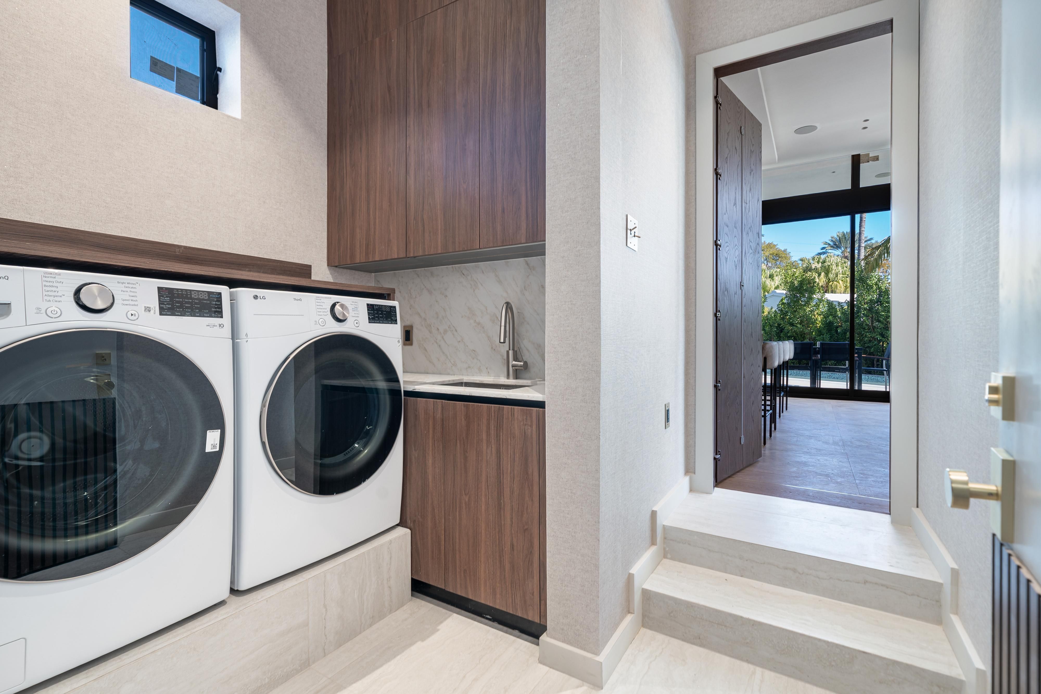  1045 W 47th Ct, Miami Beach, FL, 33140 - 物件實景