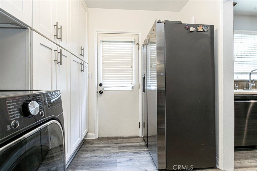 Van Nuys, California, 91406, United States, 3 Bedrooms Bedrooms, ,2 BathroomsBathrooms,Residential,For Sale,1940883