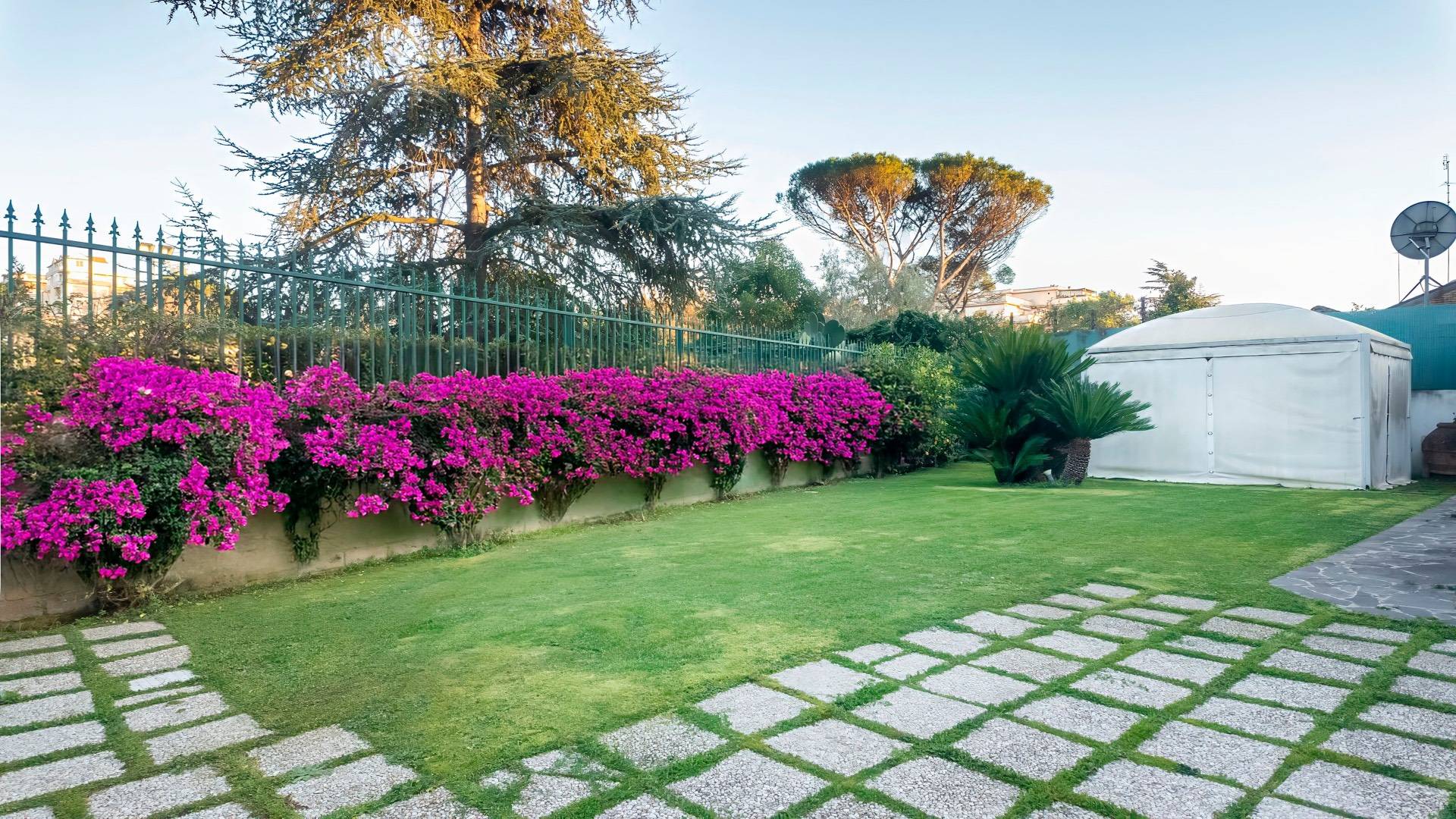 Roma, Roma, 00100, IT, 5 Bedrooms Bedrooms, ,7 BathroomsBathrooms,Residential,For Sale,1805365