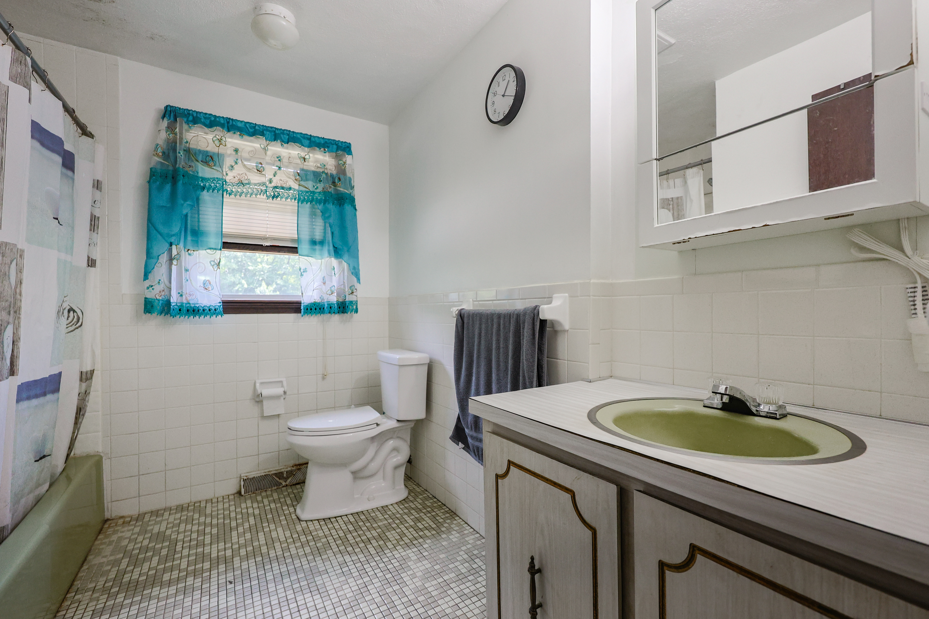 Burlington, Massachusetts, 01803, United States, 3 Bedrooms Bedrooms, ,1 BathroomBathrooms,Residential,For Sale,1906310