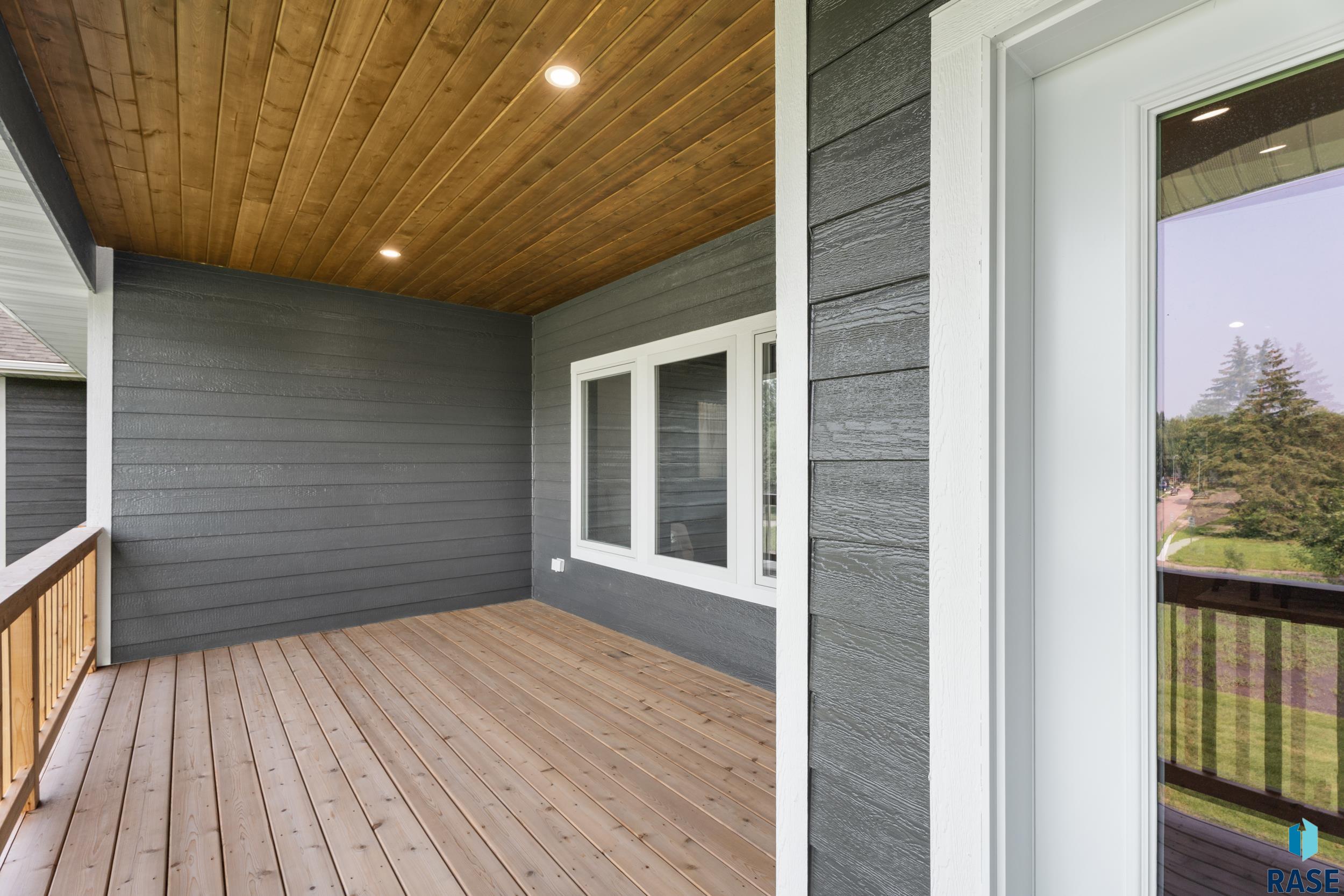 Sioux Falls, South Dakota, 57110, United States, 4 Bedrooms Bedrooms, ,2 BathroomsBathrooms,Residential,For Sale,1974894