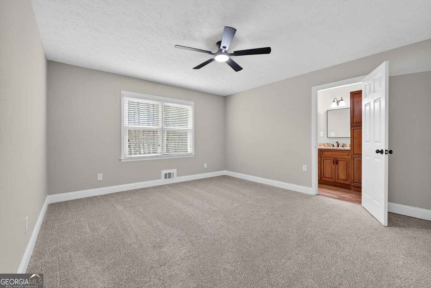 Fayetteville, Georgia, 30215, United States, 4 Bedrooms Bedrooms, ,2 BathroomsBathrooms,Residential,For Sale,2013140