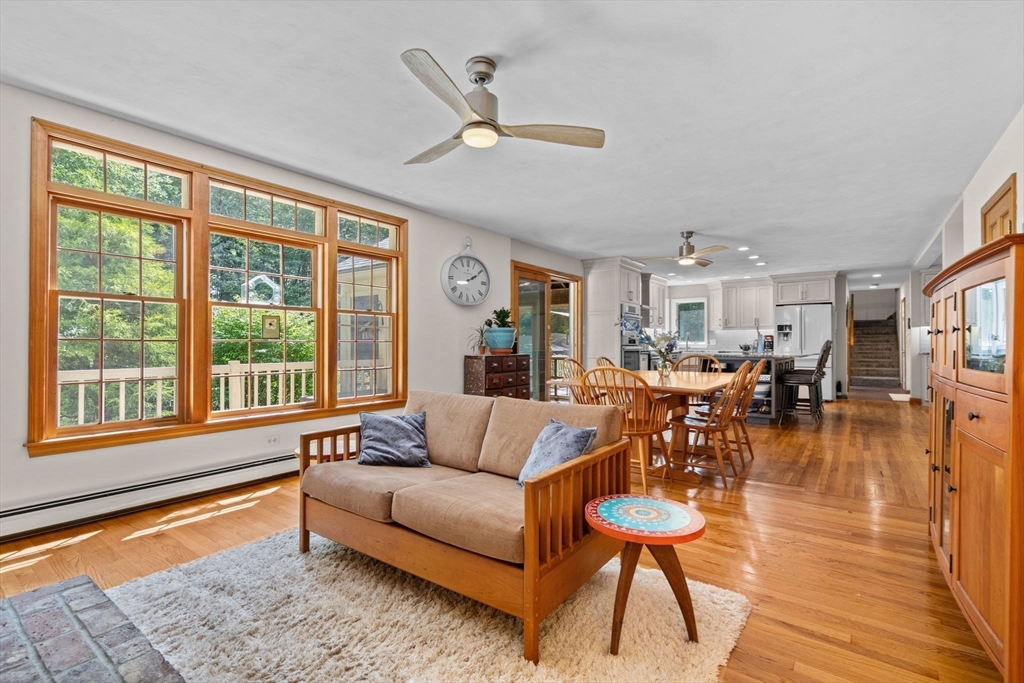 Princeton, Massachusetts, 01541, United States, 4 Bedrooms Bedrooms, ,4 BathroomsBathrooms,Residential,For Sale,2005212