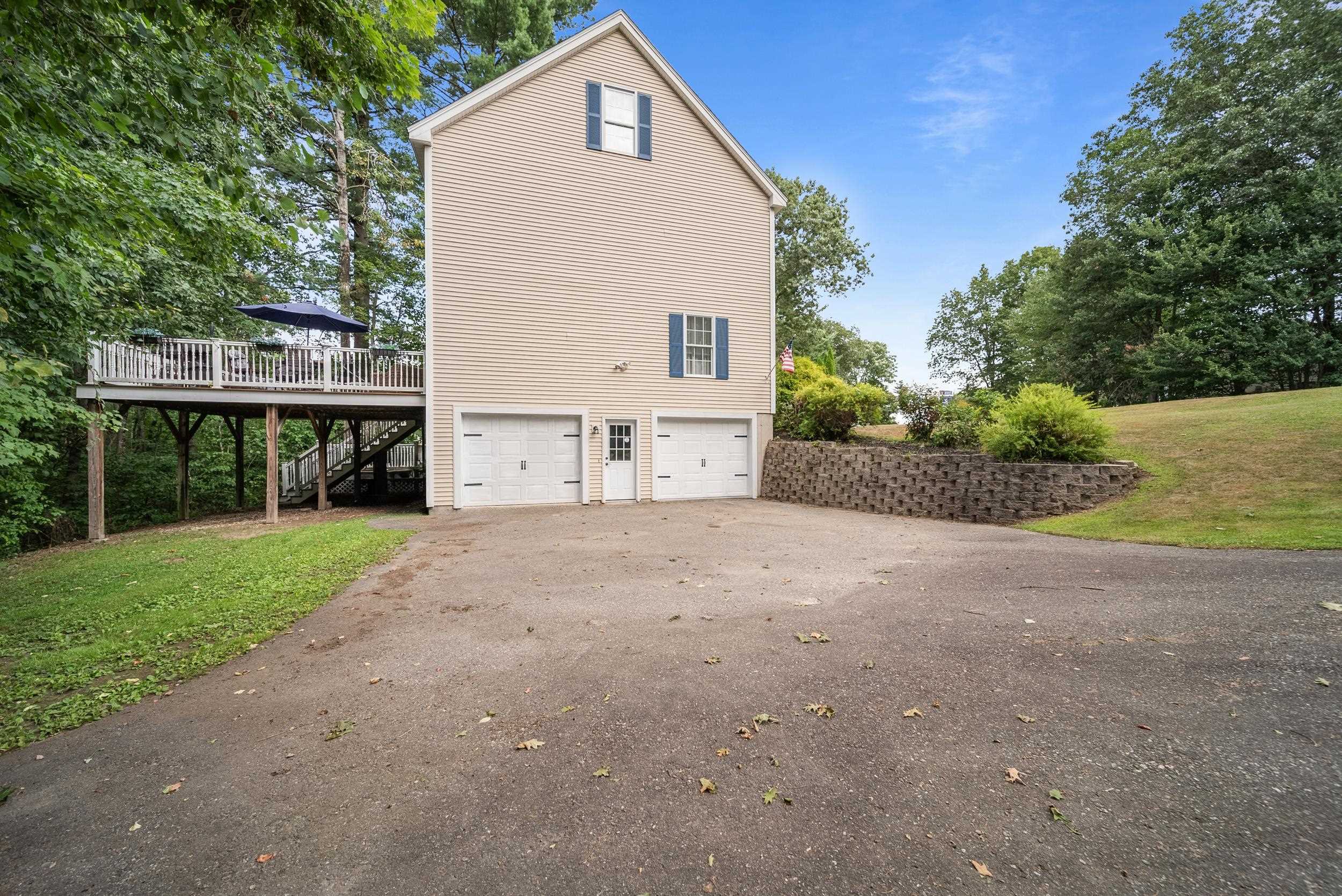 Derry, New Hampshire, 03038, United States, 3 Bedrooms Bedrooms, ,3 BathroomsBathrooms,Residential,For Sale,1885633