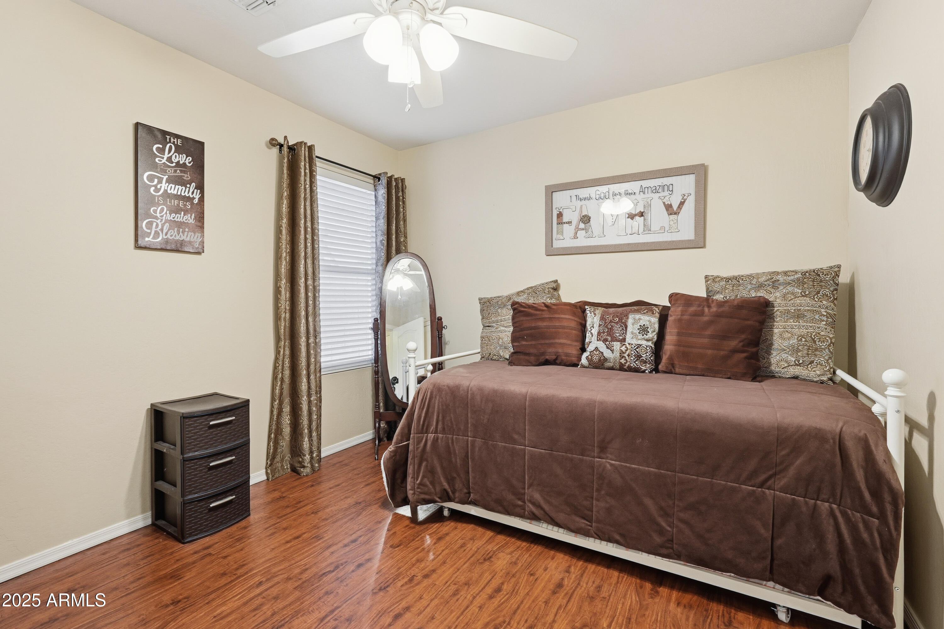 Phoenix, Arizona, 85024, United States, 3 Bedrooms Bedrooms, ,2 BathroomsBathrooms,Residential,For Sale,1995544