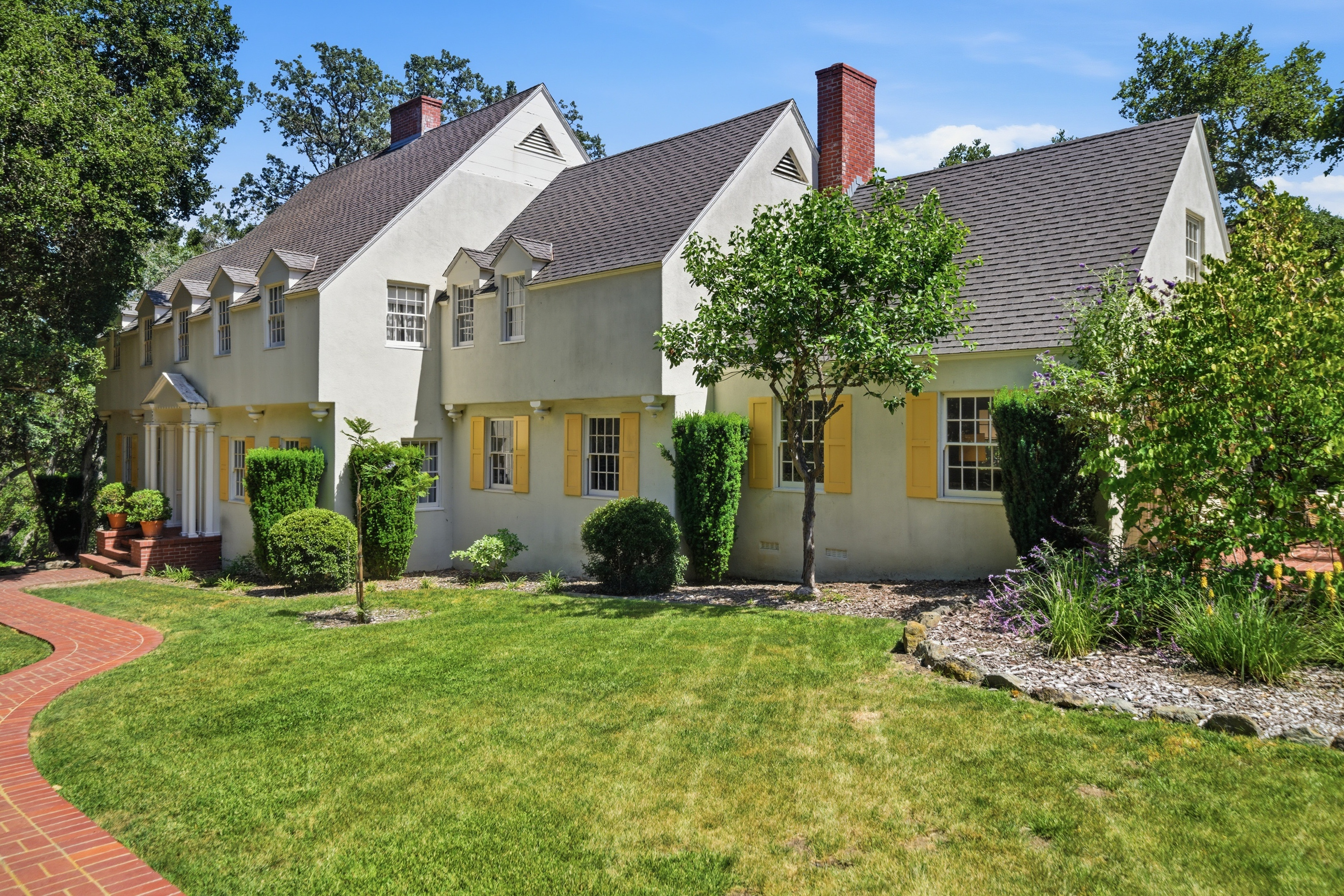  Extraordinary Acre Estate with Development Potential in a Prime Location - 物件實景