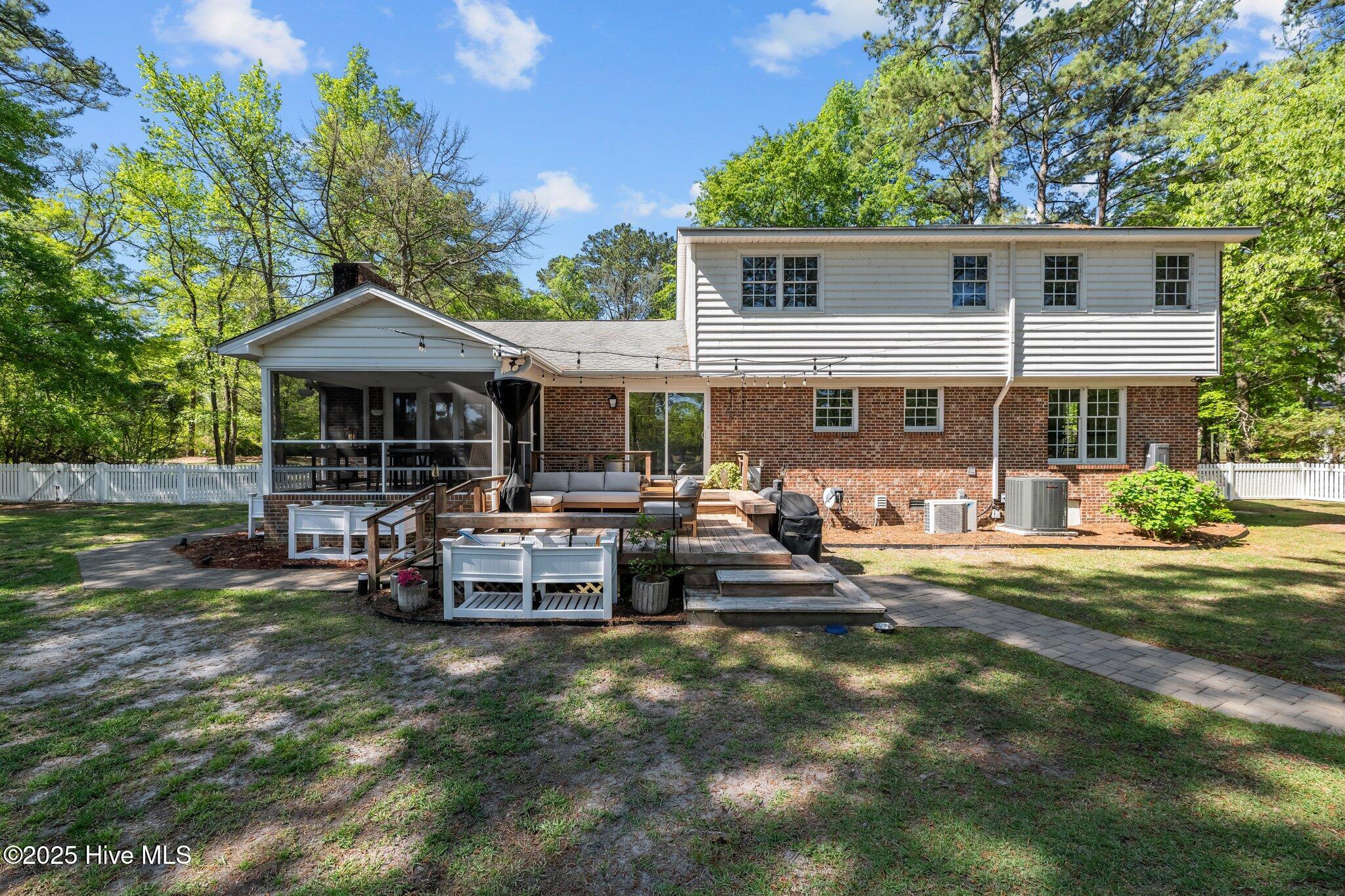 New Bern, North Carolina, 28562, United States, 3 Bedrooms Bedrooms, ,3 BathroomsBathrooms,Residential,For Sale,1793075