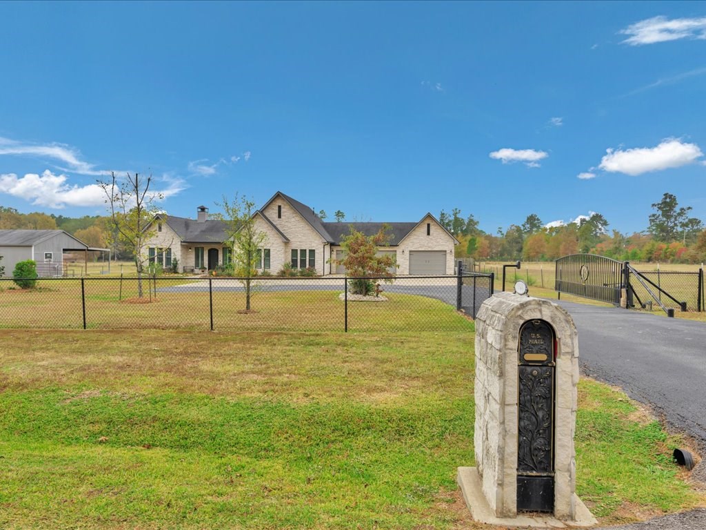 Lufkin, Texas, 75901, United States, 3 Bedrooms Bedrooms, ,2 BathroomsBathrooms,Residential,For Sale,1996440