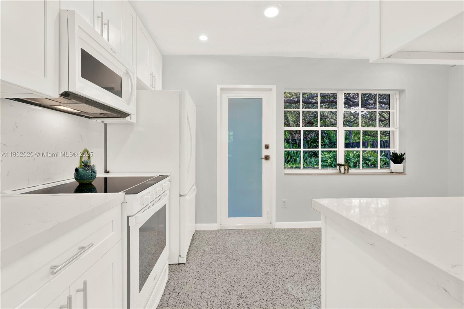 Miami, Florida, 33157, United States, 2 Bedrooms Bedrooms, ,1 BathroomBathrooms,Residential,For Sale,1932105