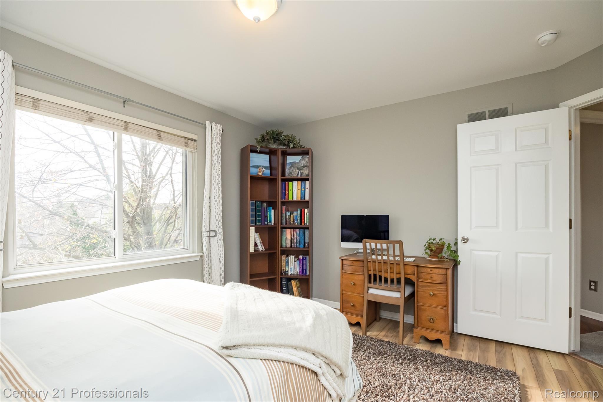 Macomb, Michigan, 48044, United States, 4 Bedrooms Bedrooms, ,3 BathroomsBathrooms,Residential,For Sale,1997727