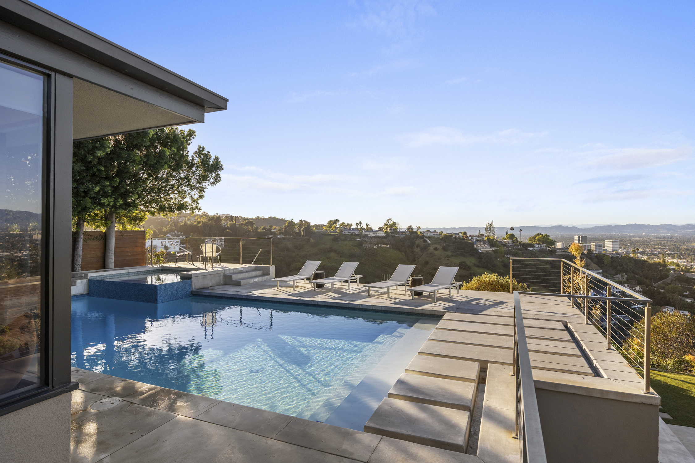  3851 Beverly Ridge Dr - 物件實景