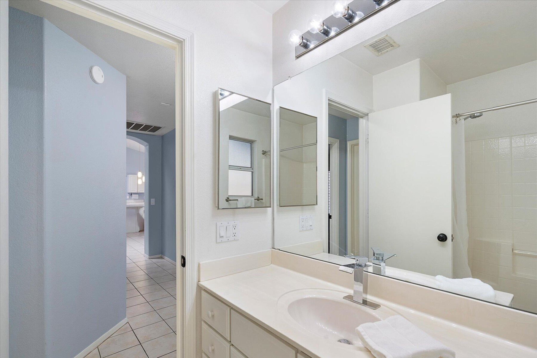  2823 E Blackhawk Drive  Phoenix, AZ - 物件實景
