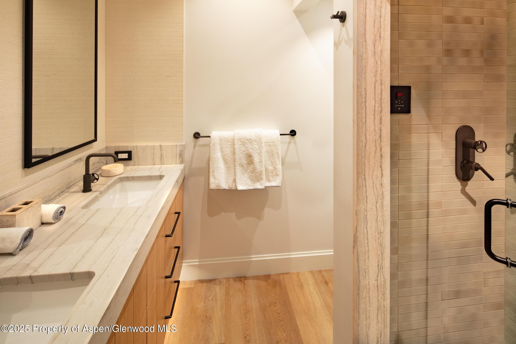 Aspen, Colorado, 81611, United States, 3 Bedrooms Bedrooms, ,3 BathroomsBathrooms,Residential,For Sale,1858270