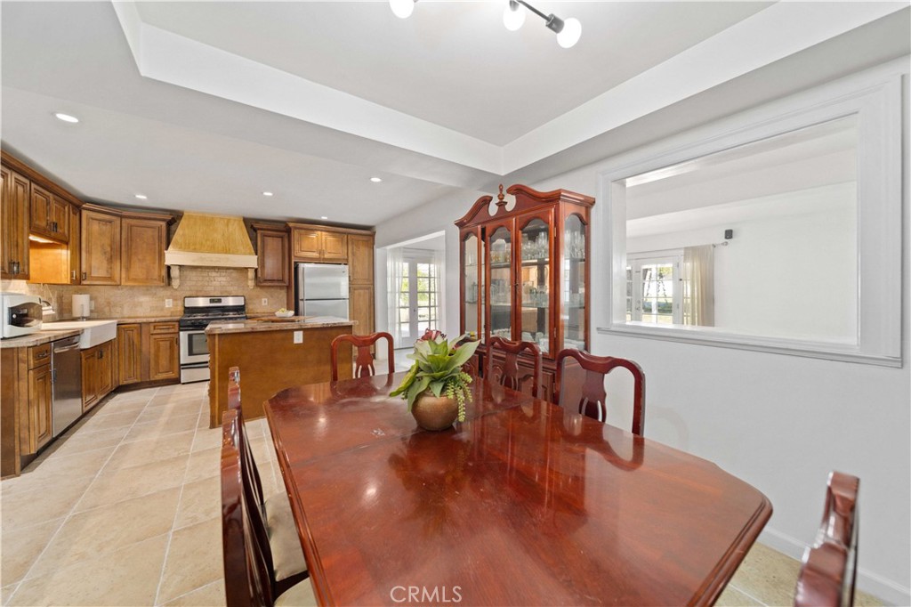 Newhall, California, 91321, United States, 5 Bedrooms Bedrooms, ,4 BathroomsBathrooms,Residential,For Sale,1940368