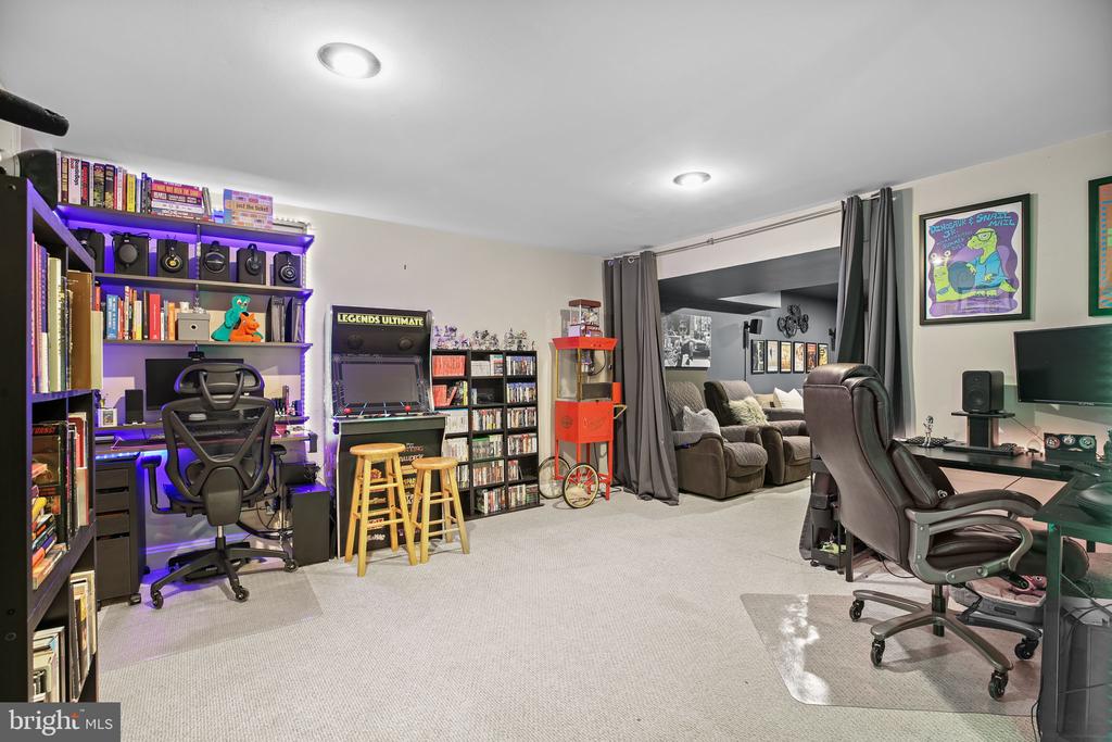 Fredericksburg, Virginia, 22407, United States, 5 Bedrooms Bedrooms, ,5 BathroomsBathrooms,Residential,For Sale,1927805