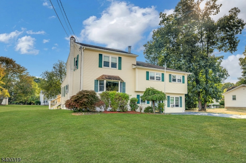 Mount Olive Twp., New Jersey, 07840, United States, 5 Bedrooms Bedrooms, ,4 BathroomsBathrooms,Residential,For Sale,2002933