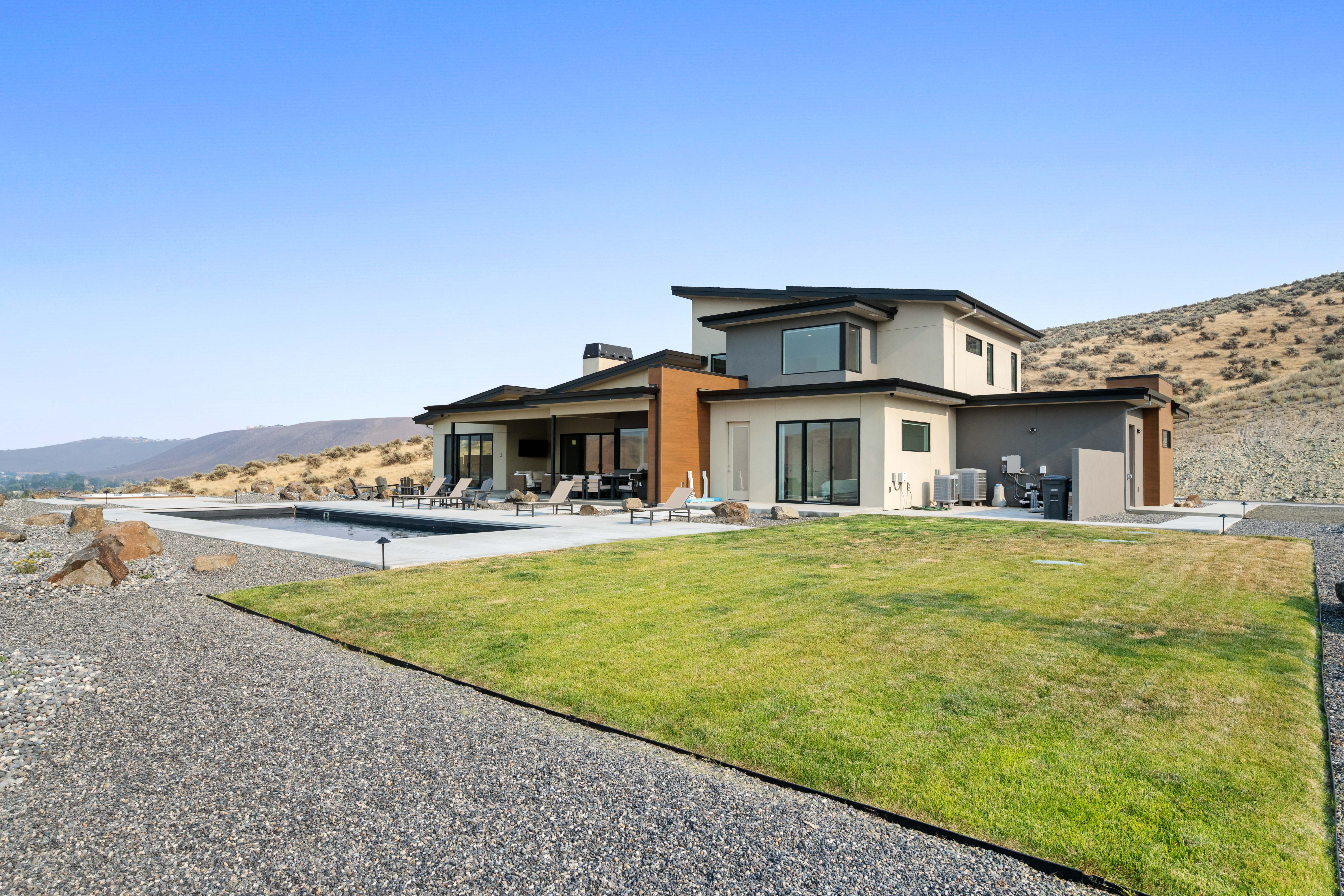  Custom Luxury, Pool, Sweeping Views, 5 Acres - 物件實景