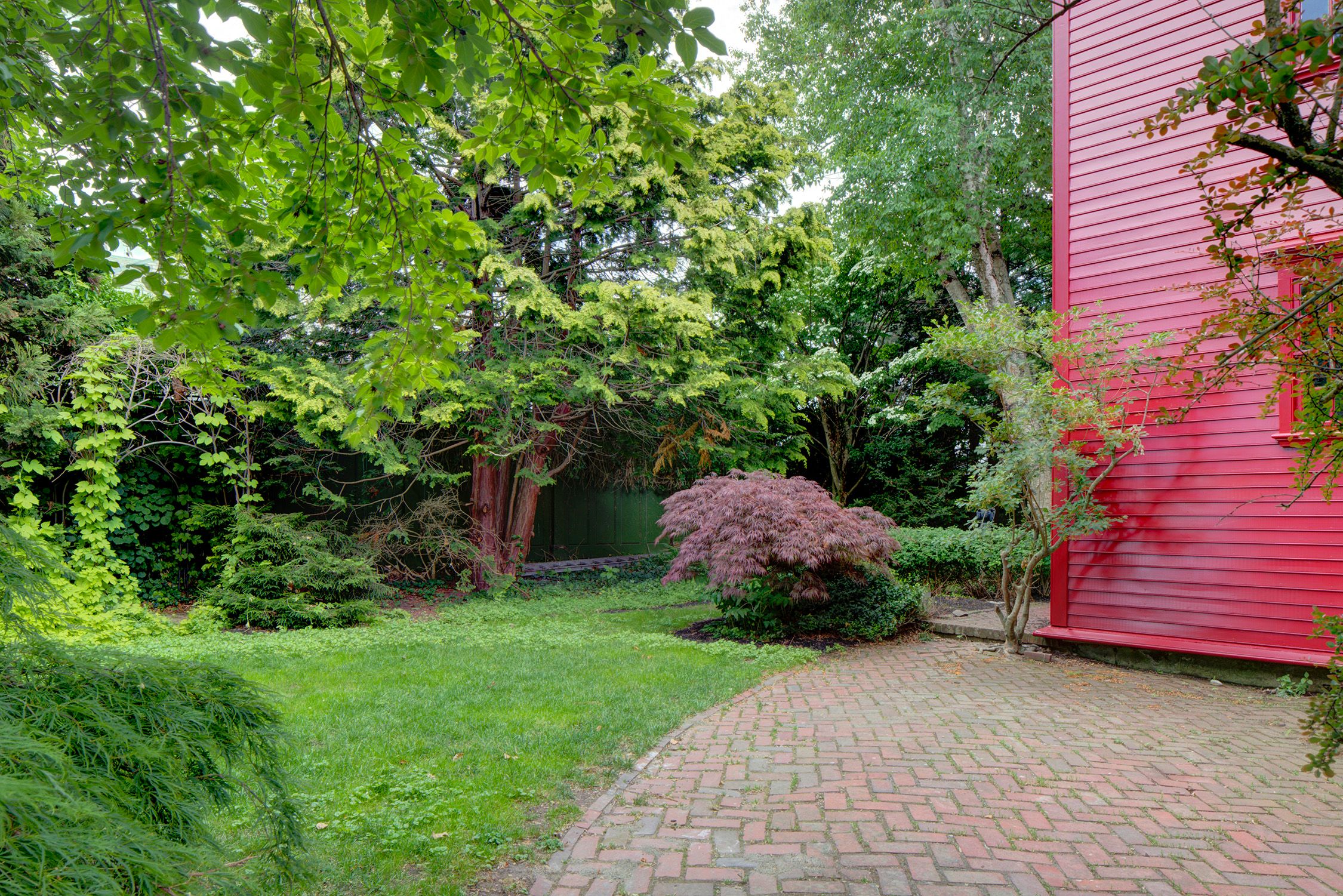  The Cozzens House - America