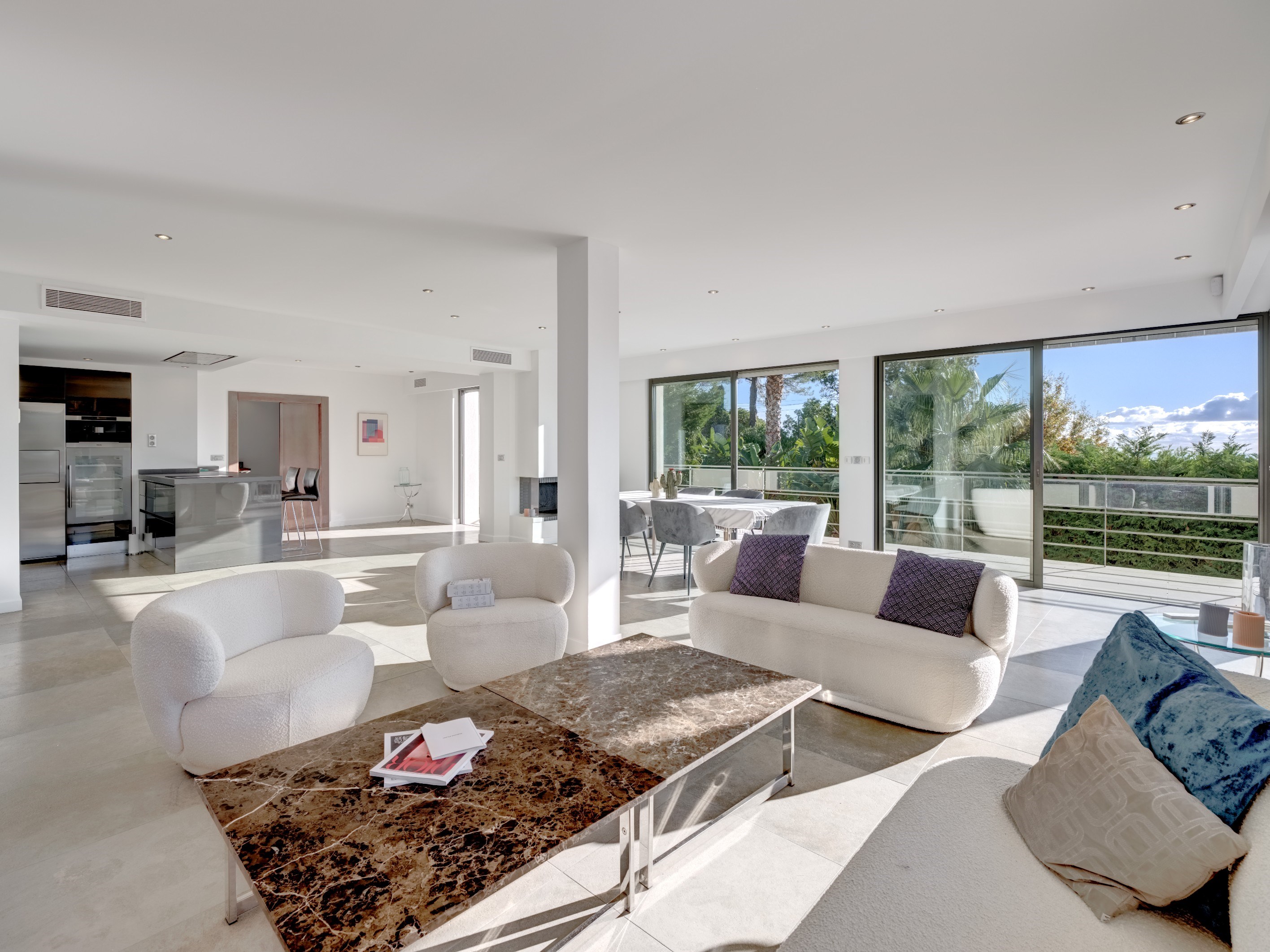  Contemporary villa for sale in Super Cannes 265 m² with pool and partial sea vi… - 物件實景