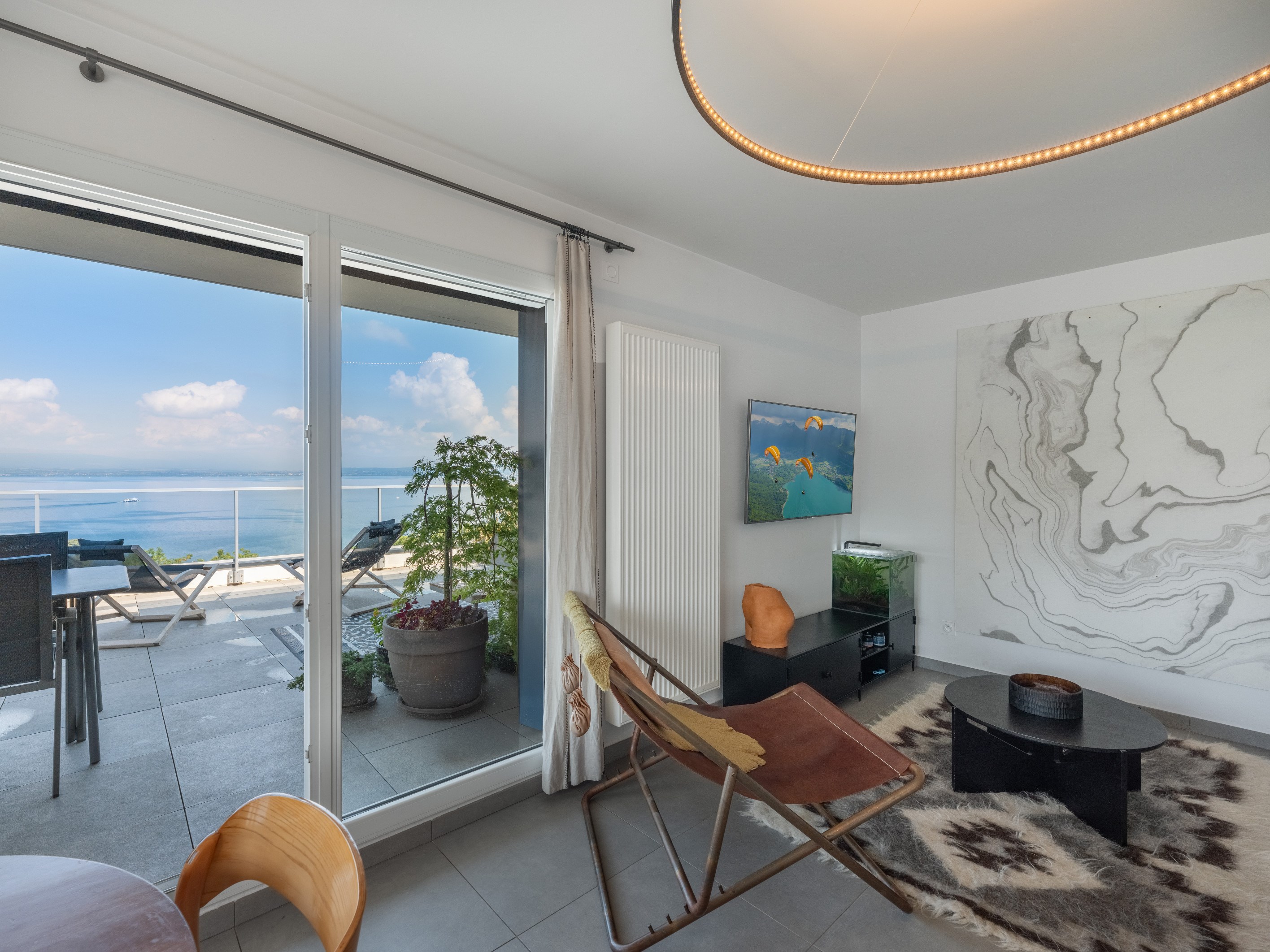  Evian, Top floor 3-bedroom apartment of 80 sq.m, panoramic view on the lake. - 物件實景