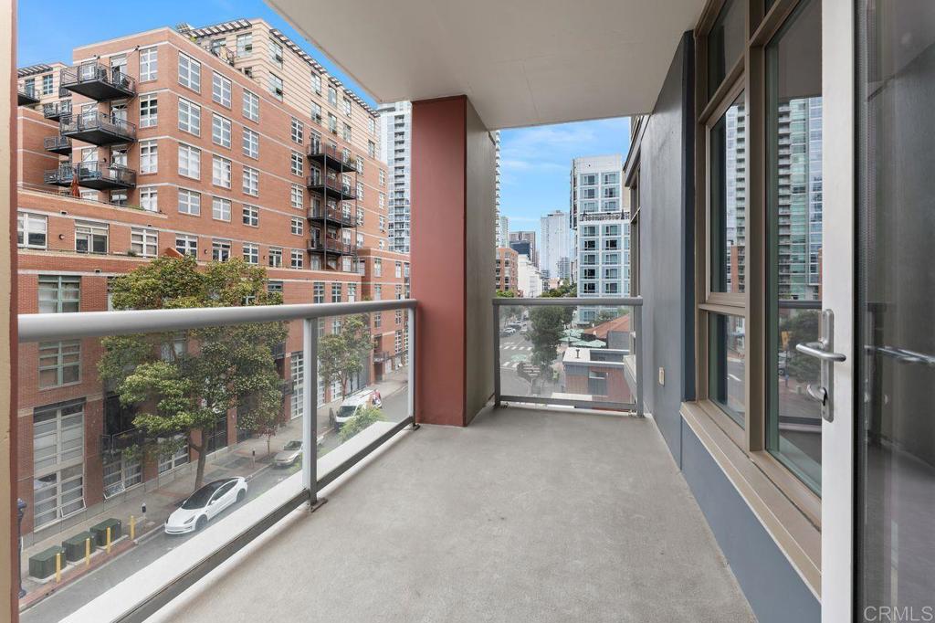 San Diego, California, 92101, United States, 1 Bedroom Bedrooms, ,1 BathroomBathrooms,Residential,For Sale,1898272