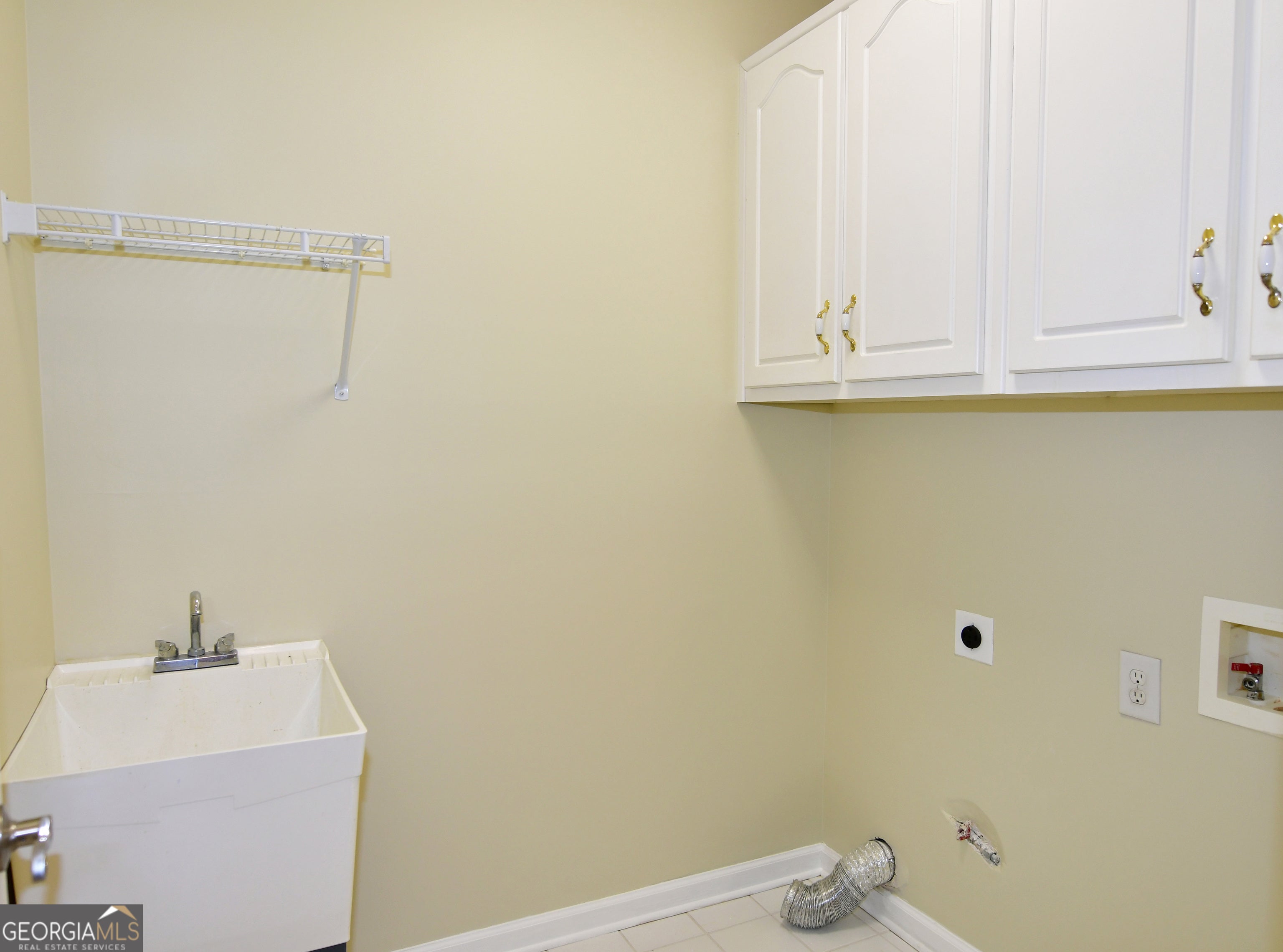 Hoschton, Georgia, 30548, United States, 5 Bedrooms Bedrooms, ,4 BathroomsBathrooms,Residential,For Sale,1992517