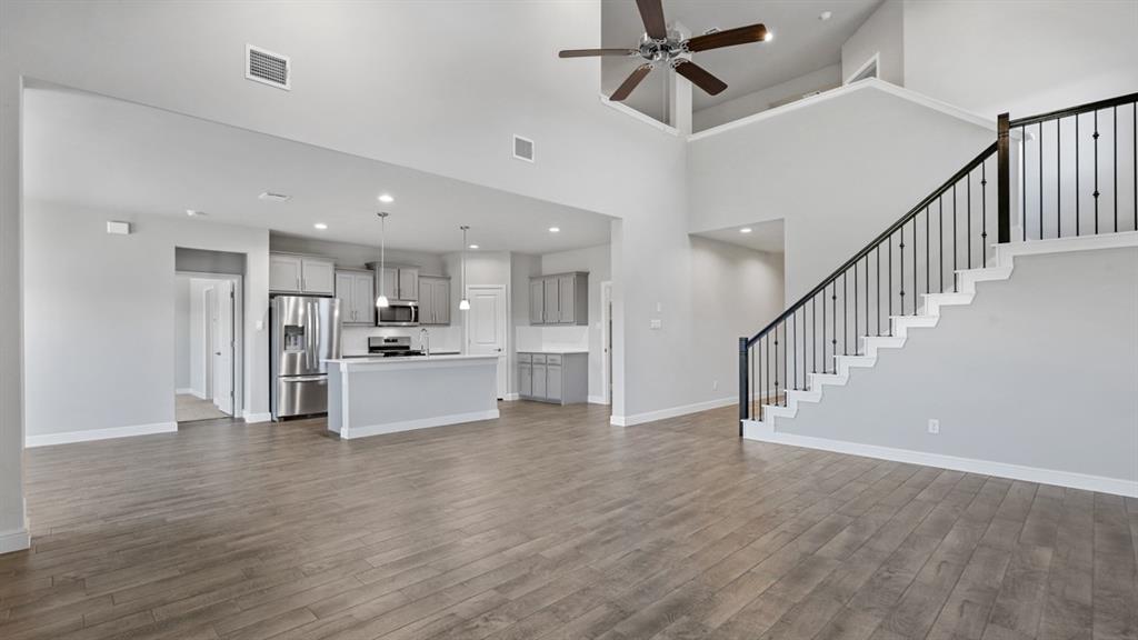 Mansfield, Texas, 76063, United States, 5 Bedrooms Bedrooms, ,3 BathroomsBathrooms,Residential,For Sale,1937196