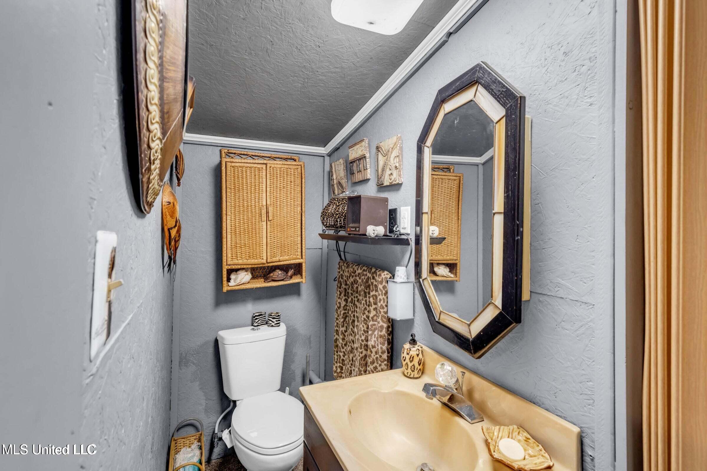 Biloxi, Mississippi, 39530, United States, 3 Bedrooms Bedrooms, ,3 BathroomsBathrooms,Residential,For Sale,1991800