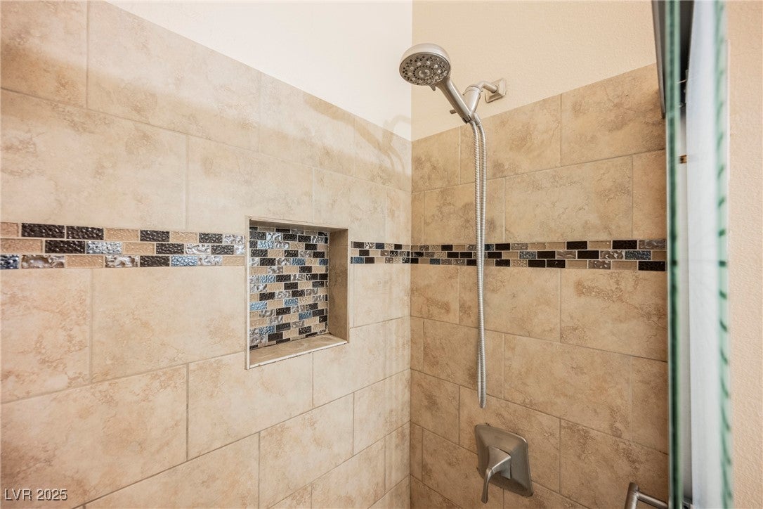 Henderson, Nevada, 89015, United States, 5 Bedrooms Bedrooms, ,2 BathroomsBathrooms,Residential,For Sale,1976773