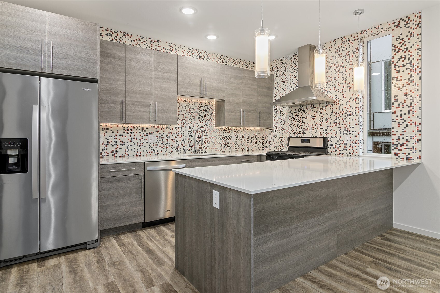 Seattle, Washington, 98103, United States, 2 Bedrooms Bedrooms, ,1 BathroomBathrooms,Residential,For Sale,1991095