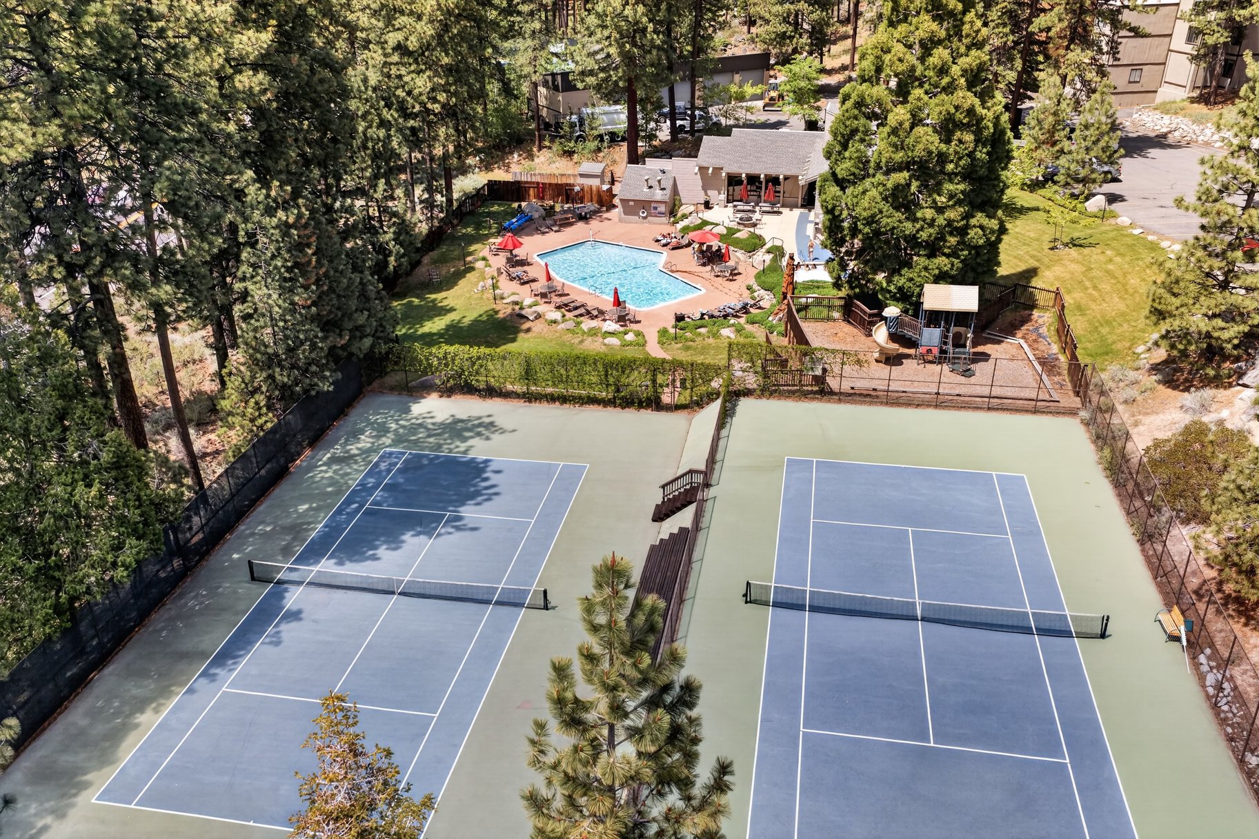  Expansive Nevada-Side Tahoe Retreat in Coveted Lake Village Setting - 物件實景