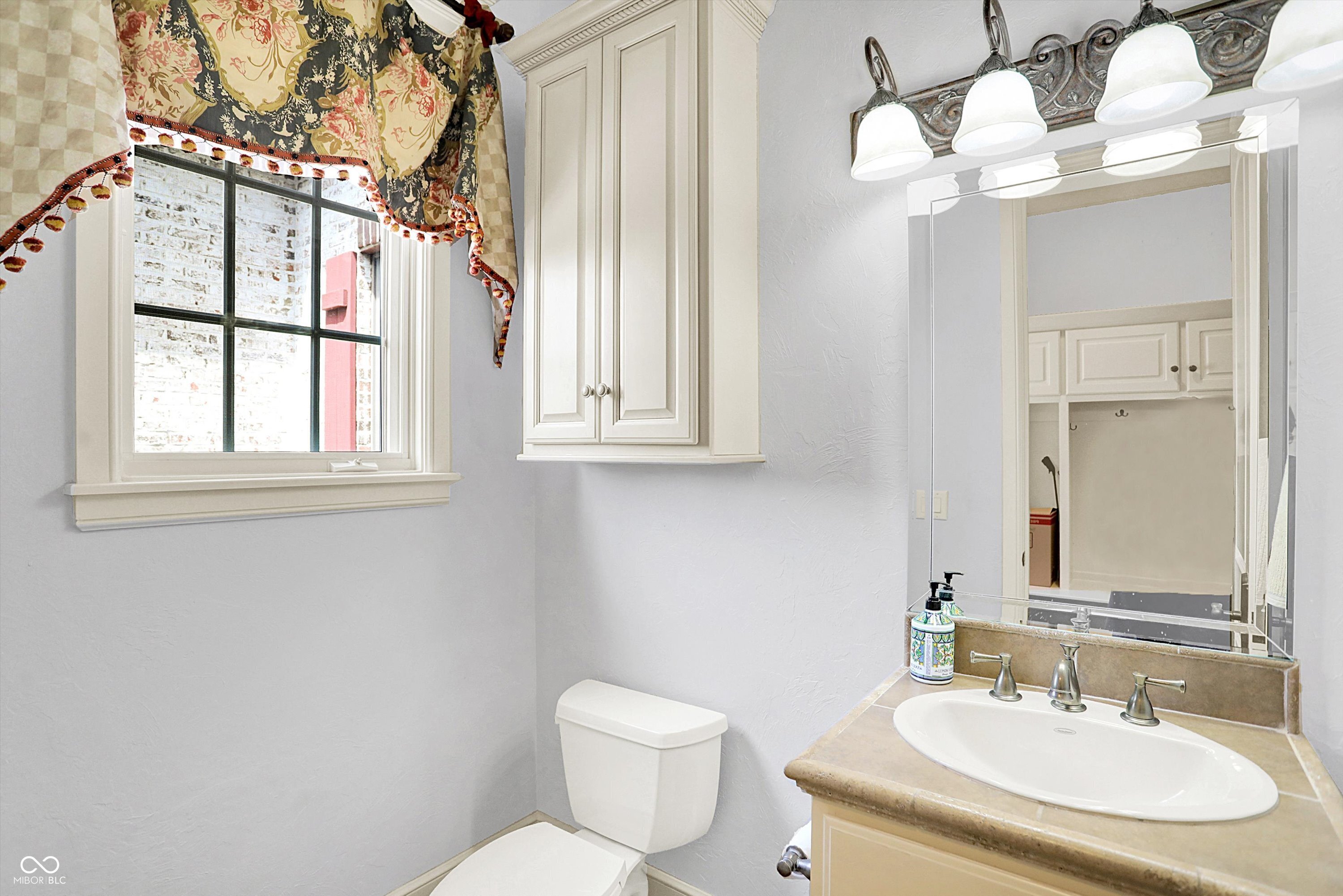 Zionsville, Indiana, 46077, United States, 4 Bedrooms Bedrooms, ,6 BathroomsBathrooms,Residential,For Sale,1978163