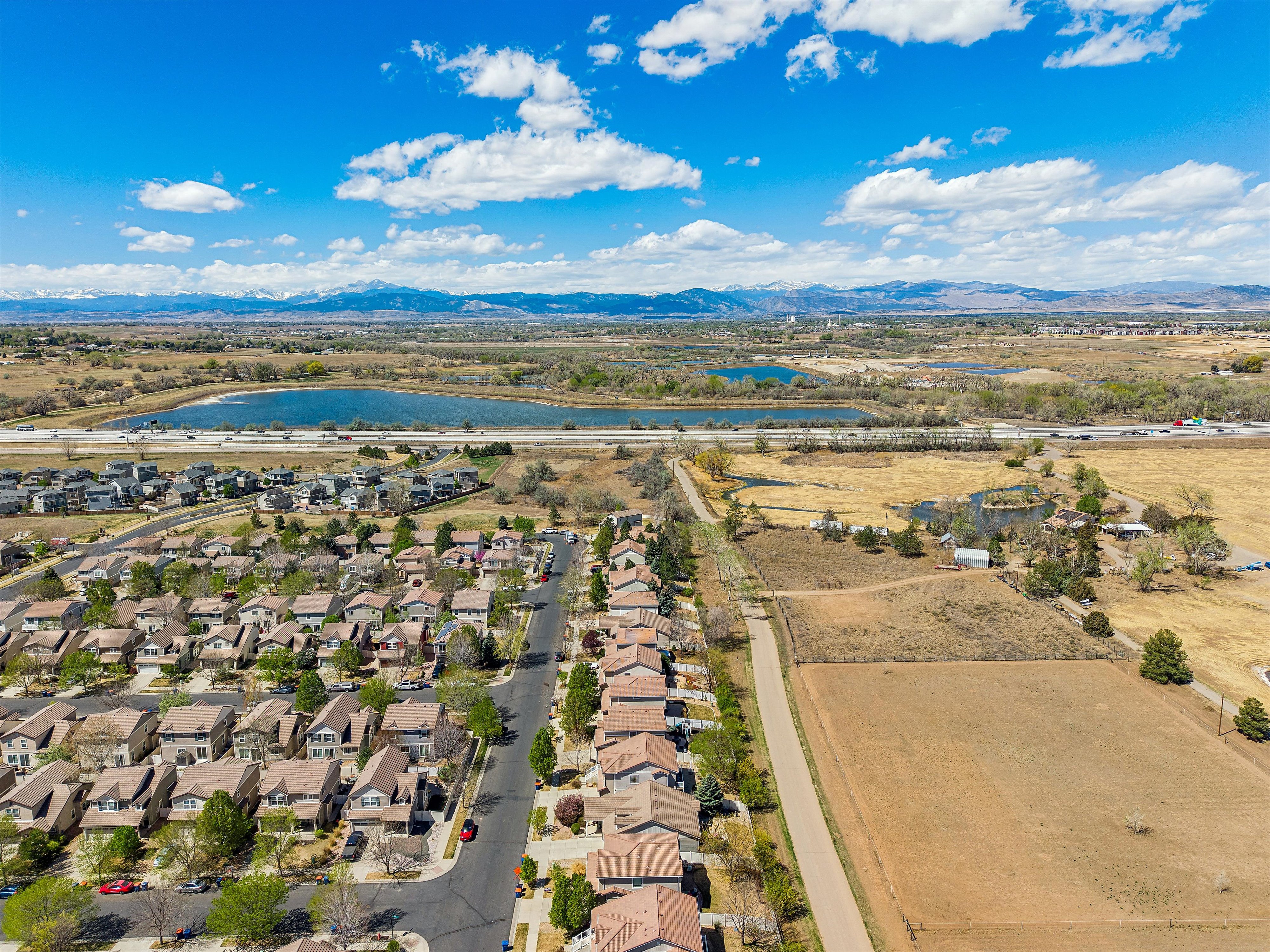  Beautifully Maintained Home Backing to Open Space with Peaceful Views - 物件實景