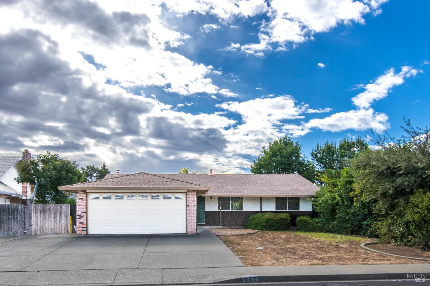 Vacaville, California, 95687, United States, 4 Bedrooms Bedrooms, ,2 BathroomsBathrooms,Residential,For Sale,1977124