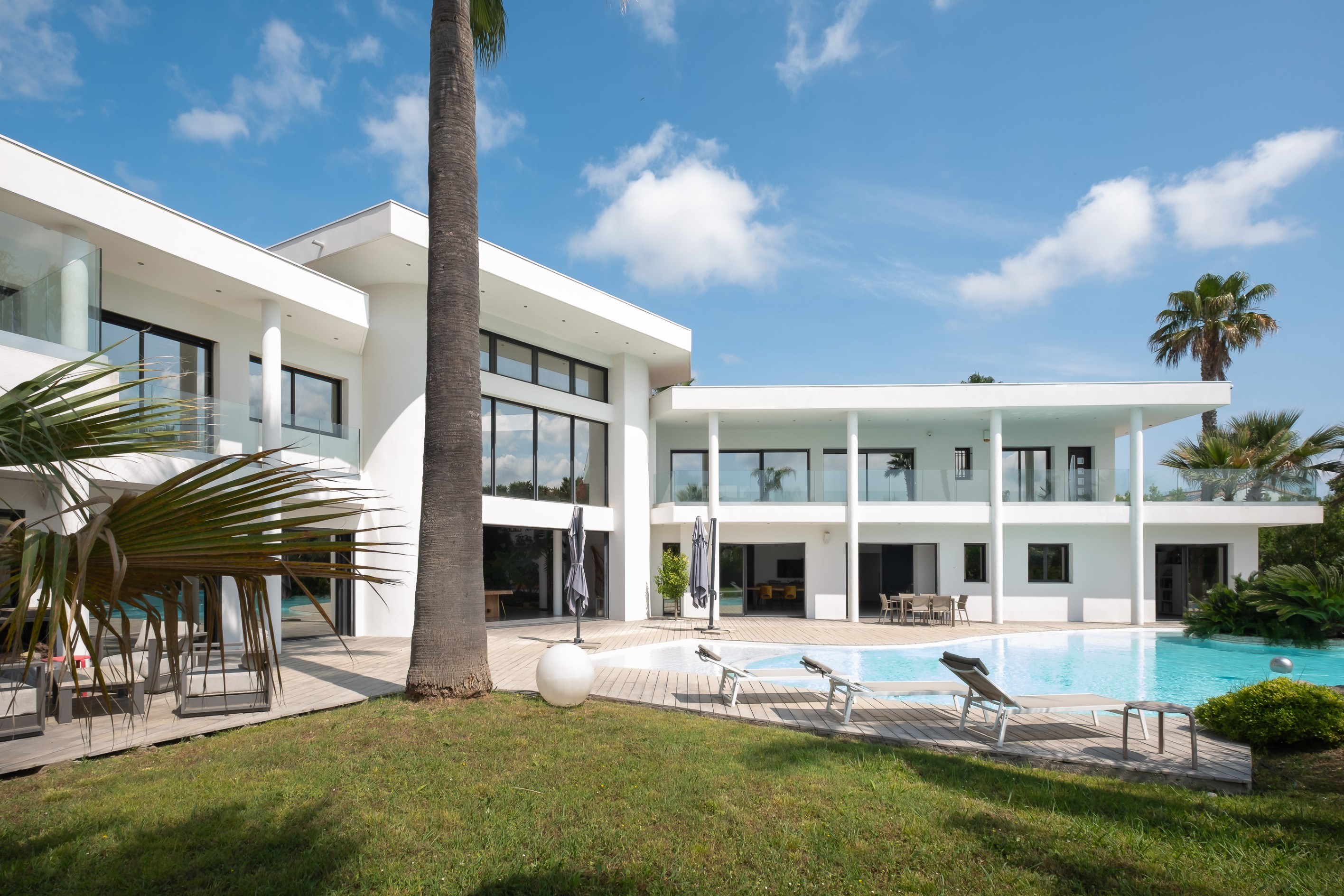  An amazing contemporary property - 物件實景