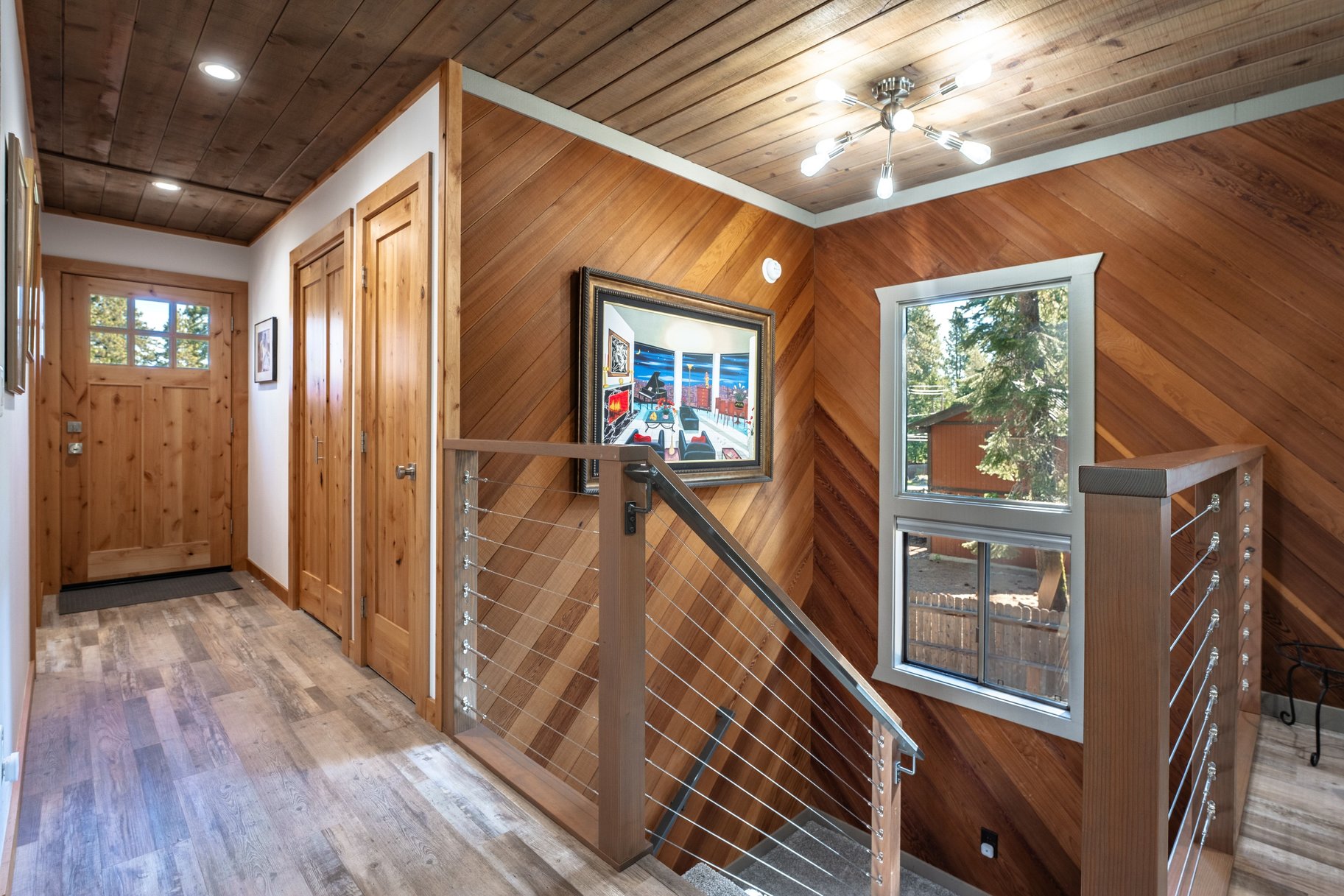  Loved and Cared For West Shore Home with Large Detached Garage and ADU Potential - 物件實景