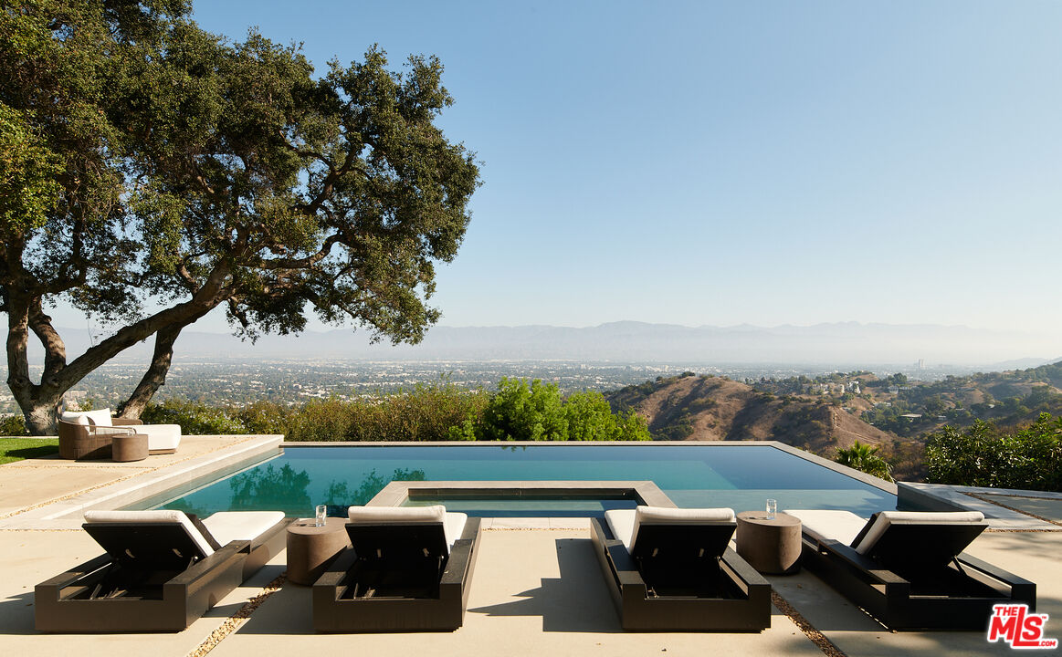 Beverly Hills, California, 90210, United States, 6 Bedrooms Bedrooms, ,6 BathroomsBathrooms,Residential,For Sale,1692711