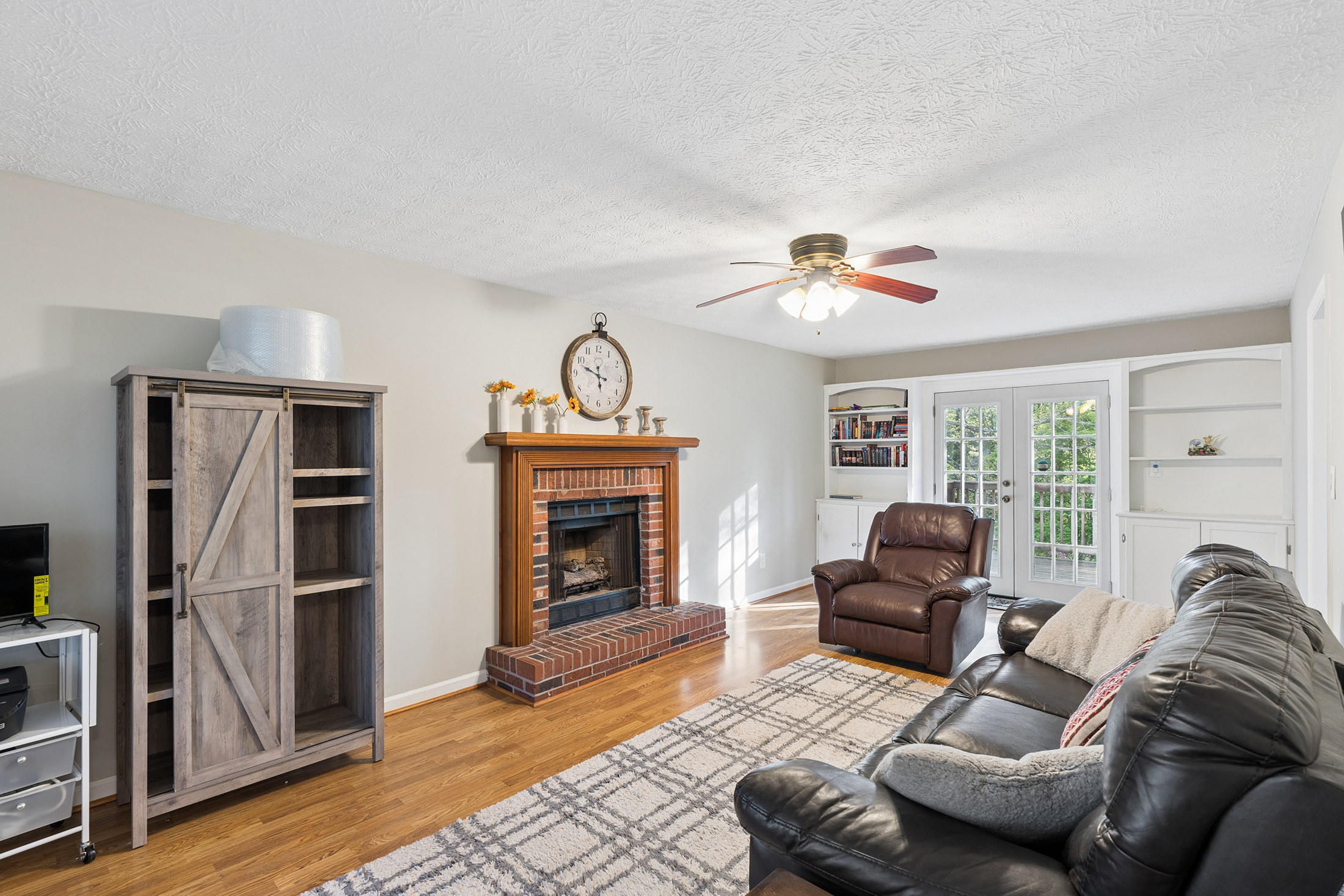  Tree-Lined Traditional in Sought-After Brookwood School District - 物件實景