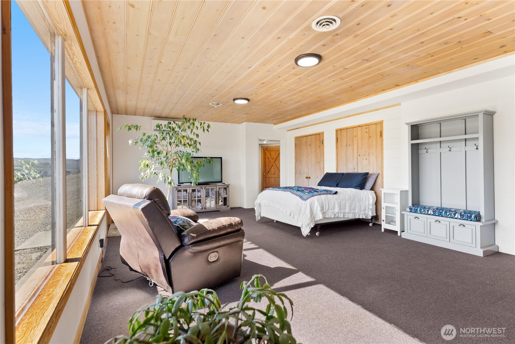 Okanogan, Washington, 98840, United States, 3 Bedrooms Bedrooms, ,2 BathroomsBathrooms,Residential,For Sale,1786609