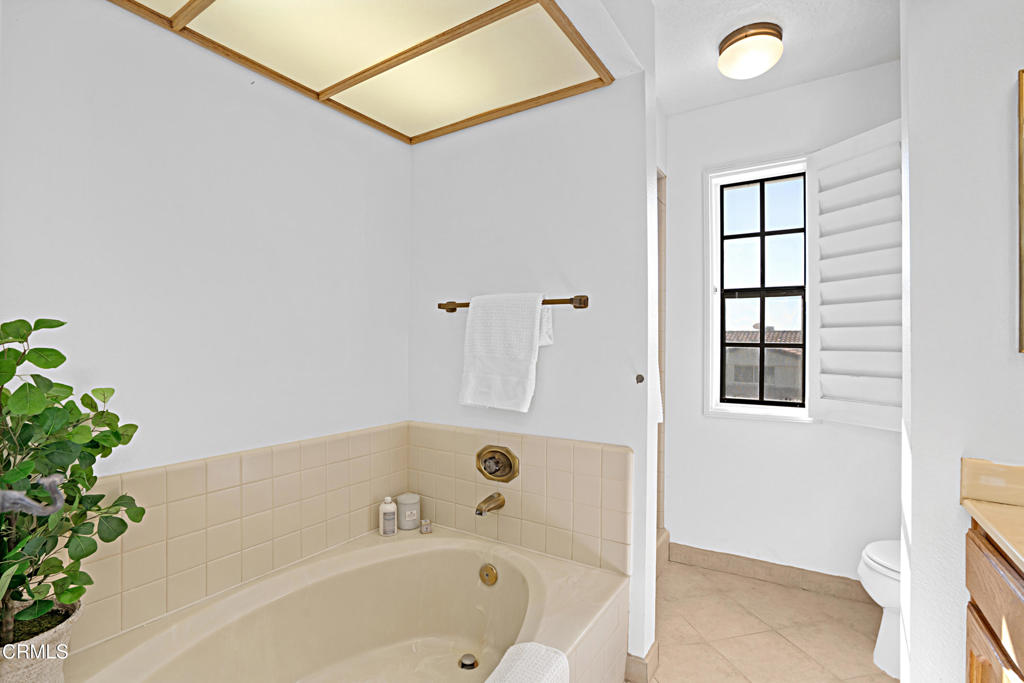 West Hills, California, 91307, United States, 3 Bedrooms Bedrooms, ,2 BathroomsBathrooms,Residential,For Sale,1986464