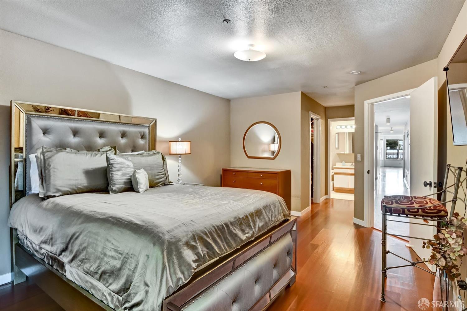 San Francisco, California, 94124, United States, 3 Bedrooms Bedrooms, ,2 BathroomsBathrooms,Residential,For Sale,1997310