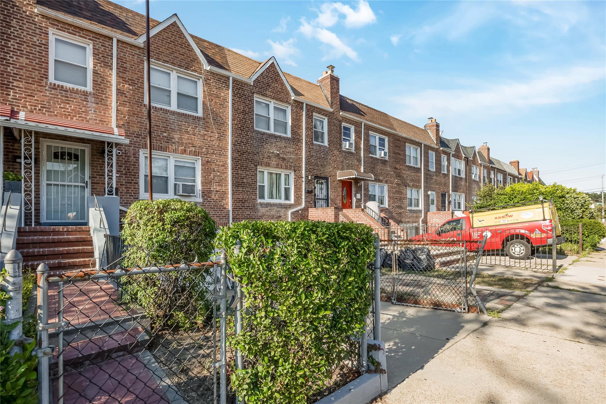 Cambria Heights, New York, 11429, United States, 3 Bedrooms Bedrooms, ,2 BathroomsBathrooms,Residential,For Sale,1877531